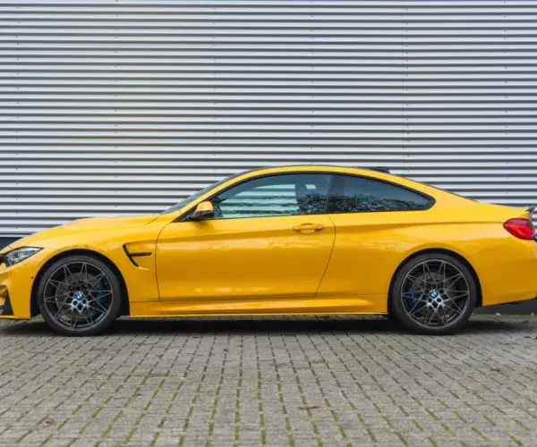 BMW 4-serie Coupé M4 Competition - Individual Speed Yellow 6