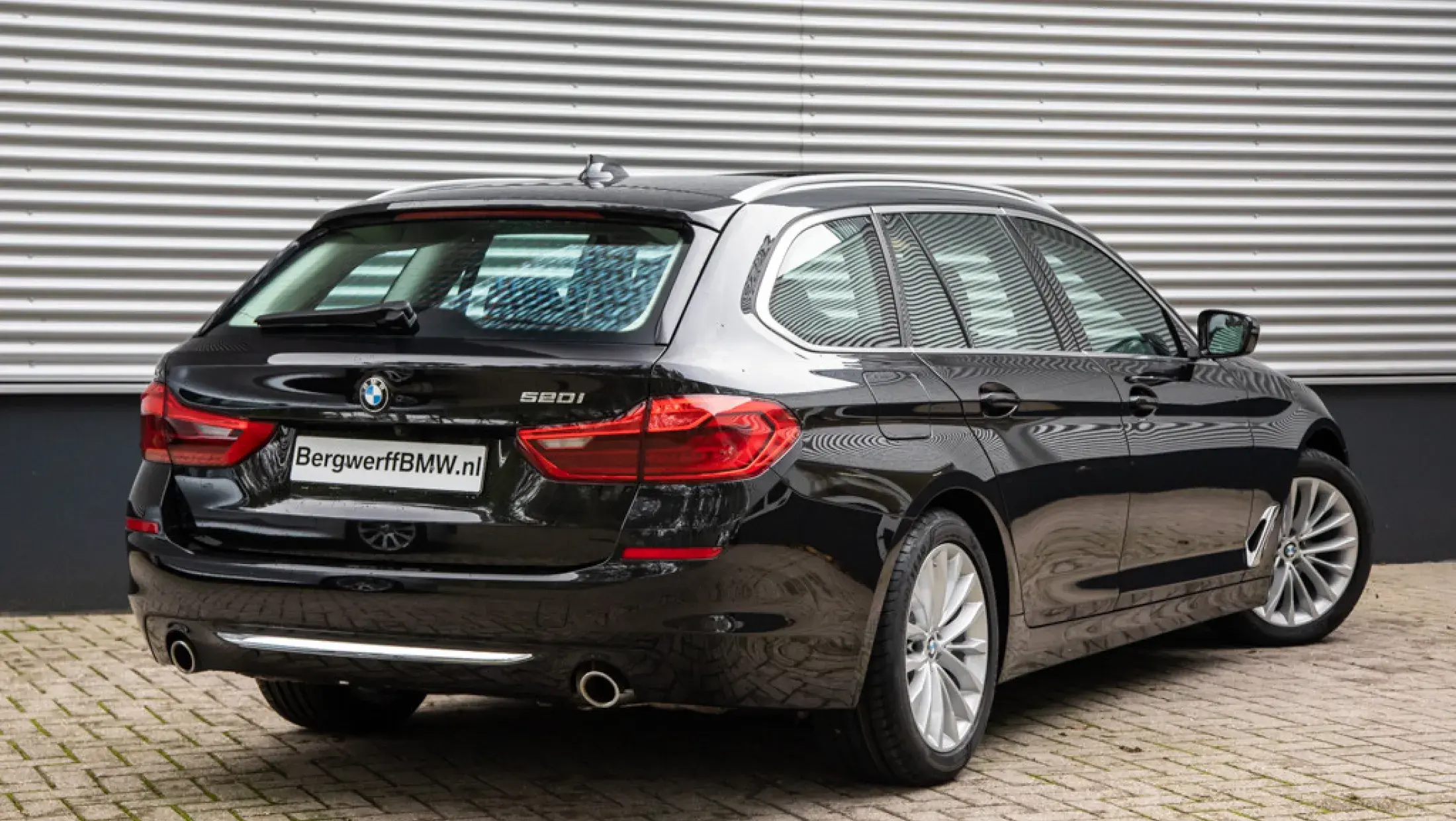 BMW 520i Touring ACC Blacksafier G31 Bergwerff