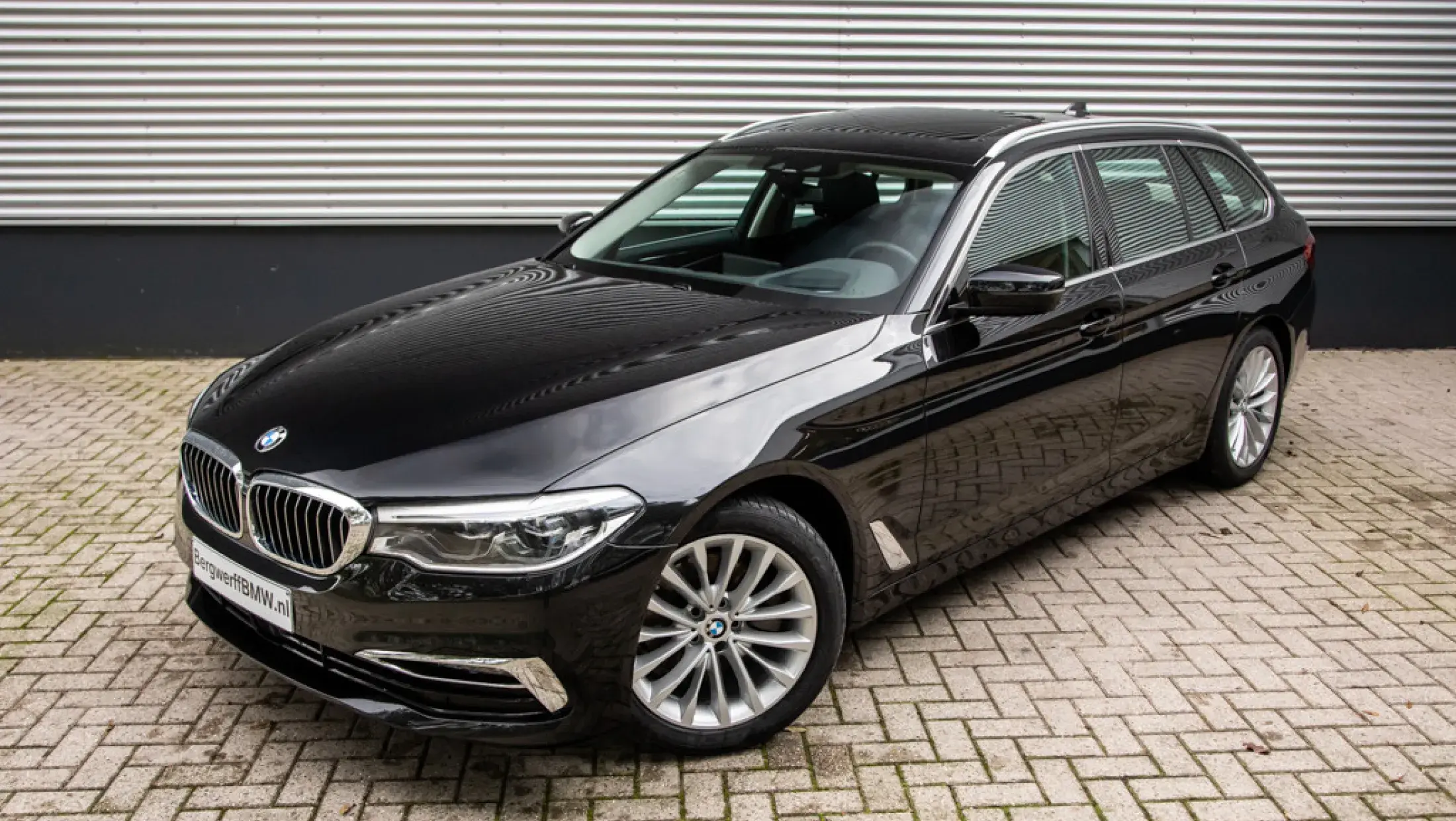 BMW 520i Touring ACC Blacksafier G31 Bergwerff