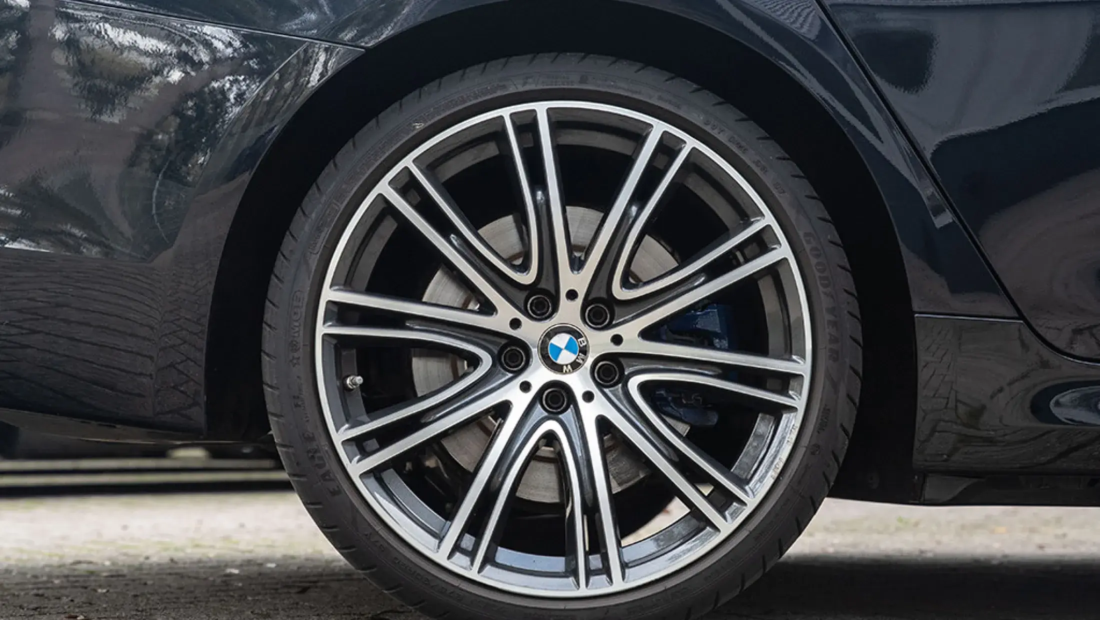 BMW 540i Touring xDrive M-Sport Carbon Black Dakota Elfenbeinweiss G31 Bergwerff