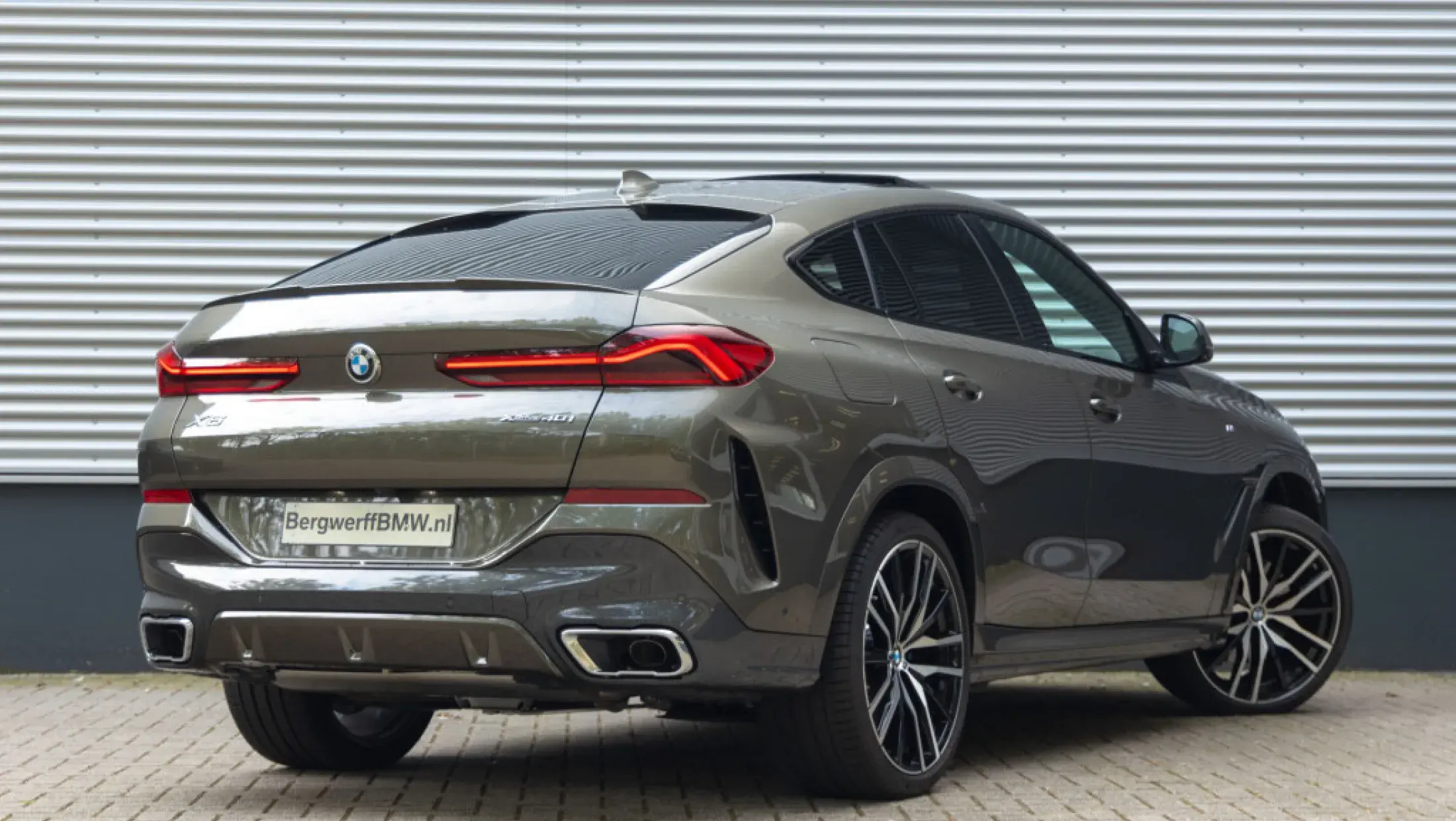 BMW X6 xDrive40i Manhattan metallic Leder Vernasca design Schwarz G06 Bergwerff