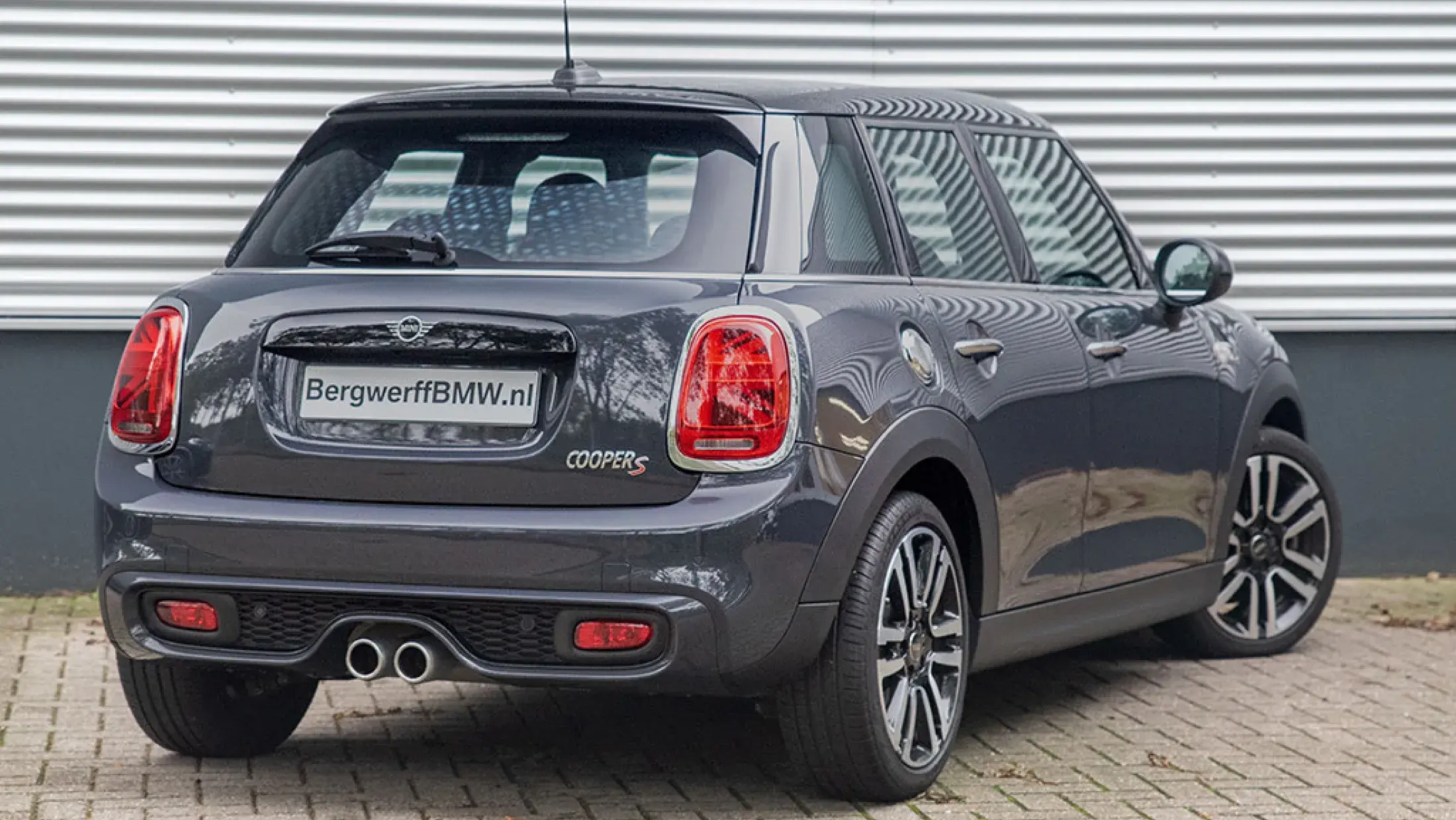 MINI Cooper S 2.0 Thunder Grey F55 Bergwerff