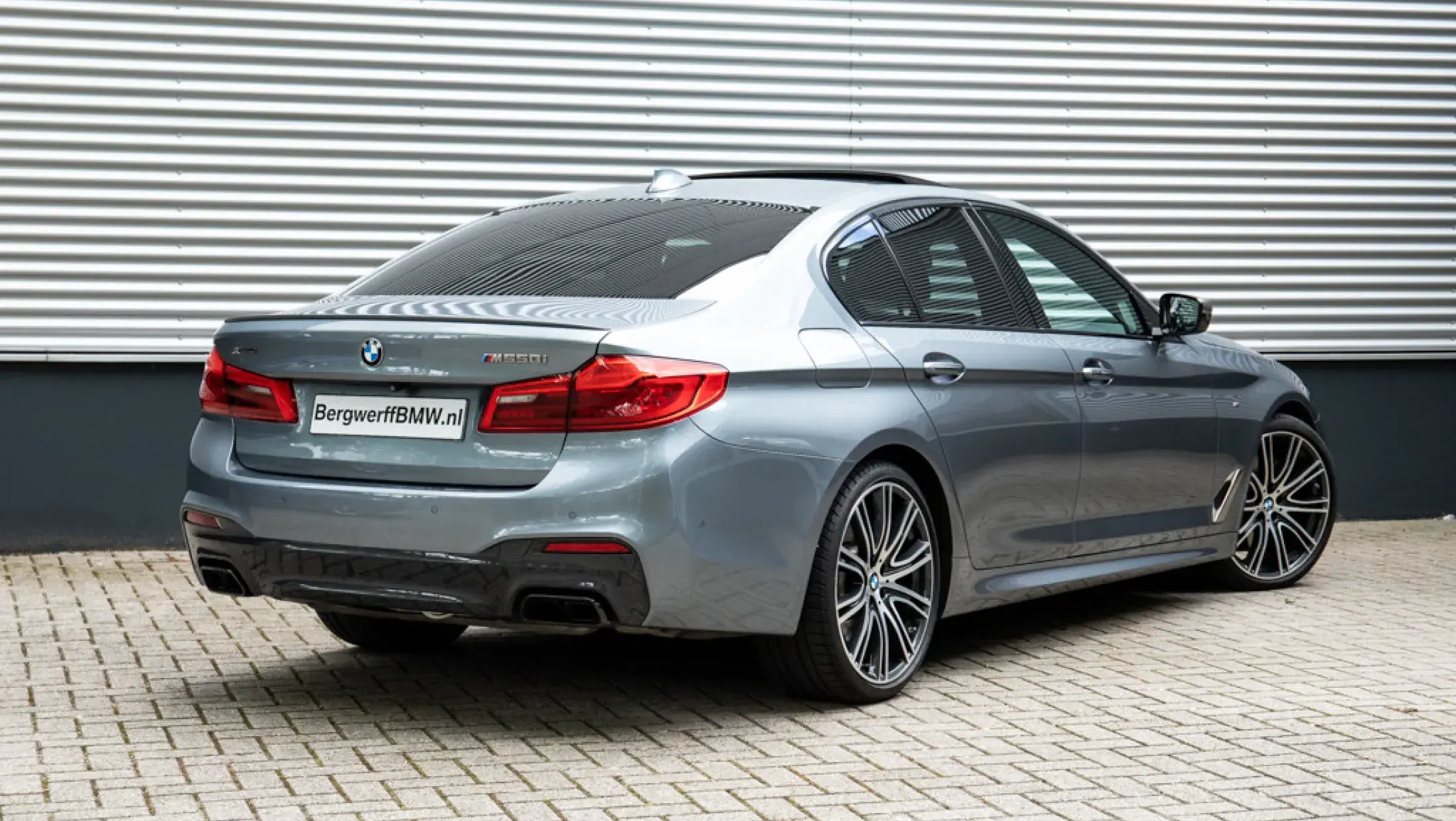 BMW M550i xDrive Bluestone Metallic G30 Bergwerff