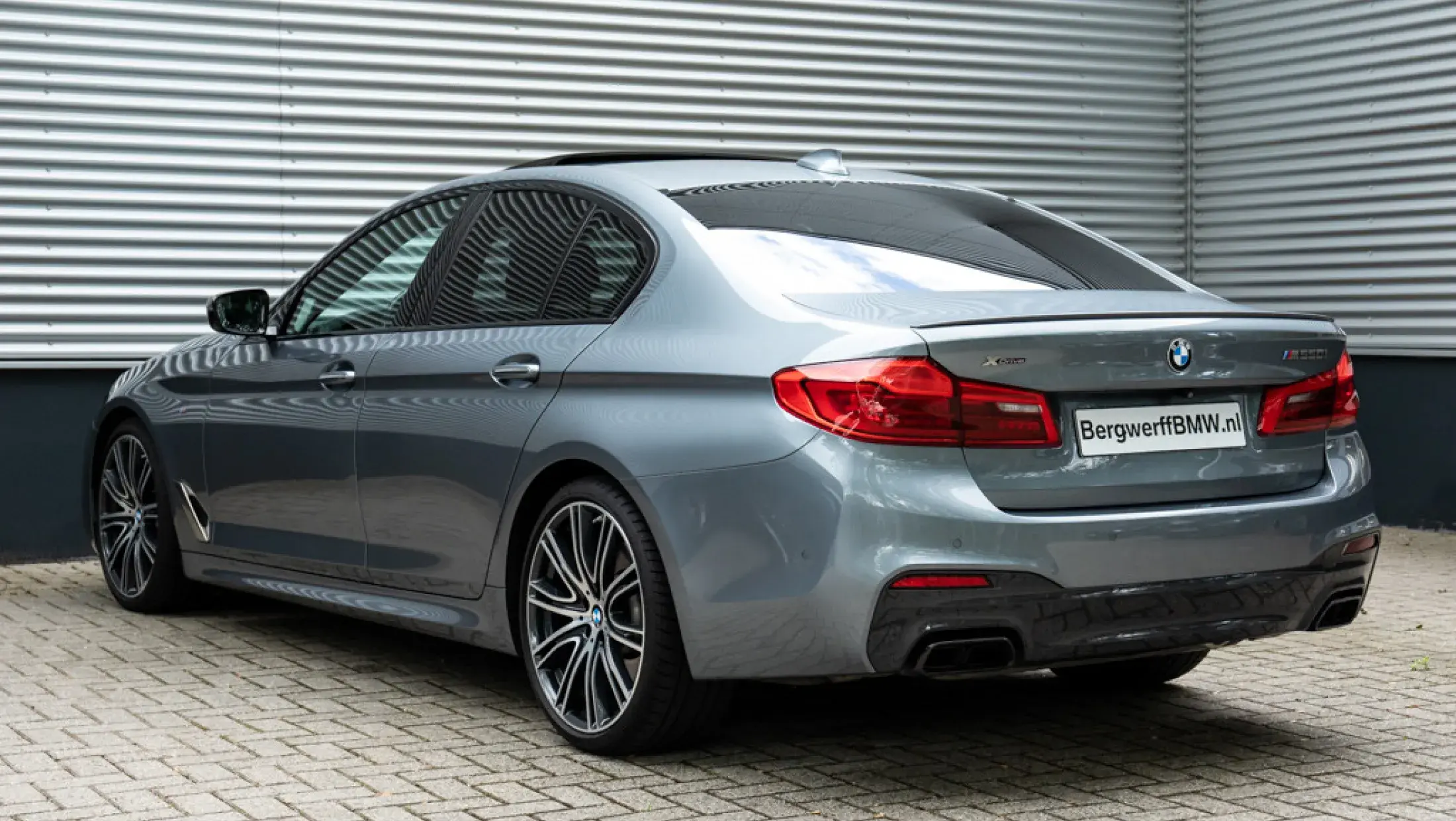 BMW M550i xDrive Bluestone Metallic G30 Bergwerff