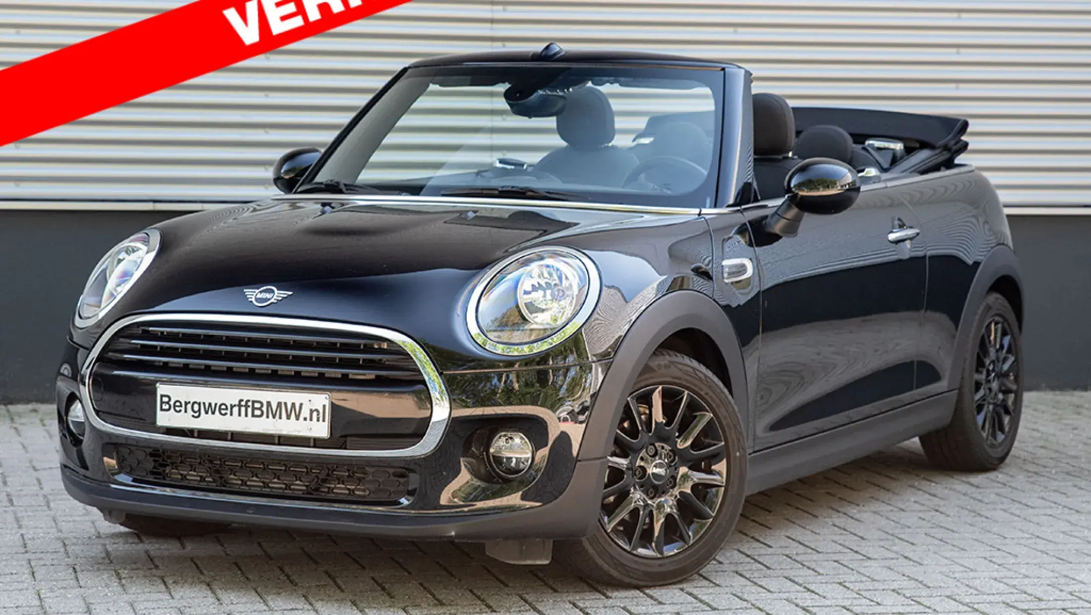 MINI Cooper Cabrio 1.5 Pepper Midnight Black F57 Bergwerff