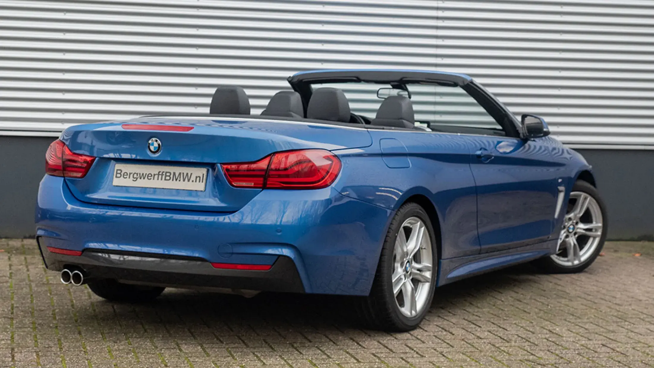 BMW 430i Cabrio Estoril Blue F33 Leder Dakota Schwarz stiksel Blau Schwarz 2019 Bergwerff