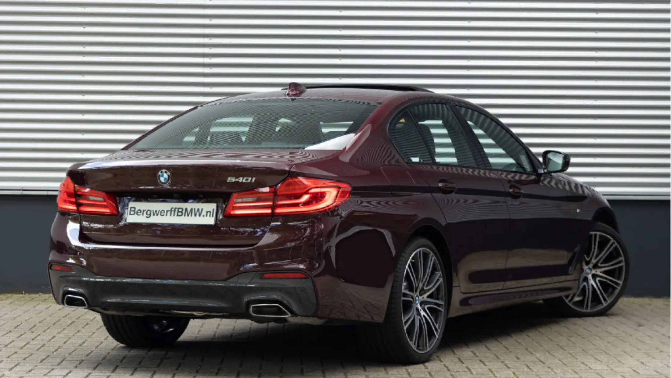 BMW 540i Sedan Individual Special Request Barbera Rot Metallic G30 Exklusivleder Nappa Schwarz