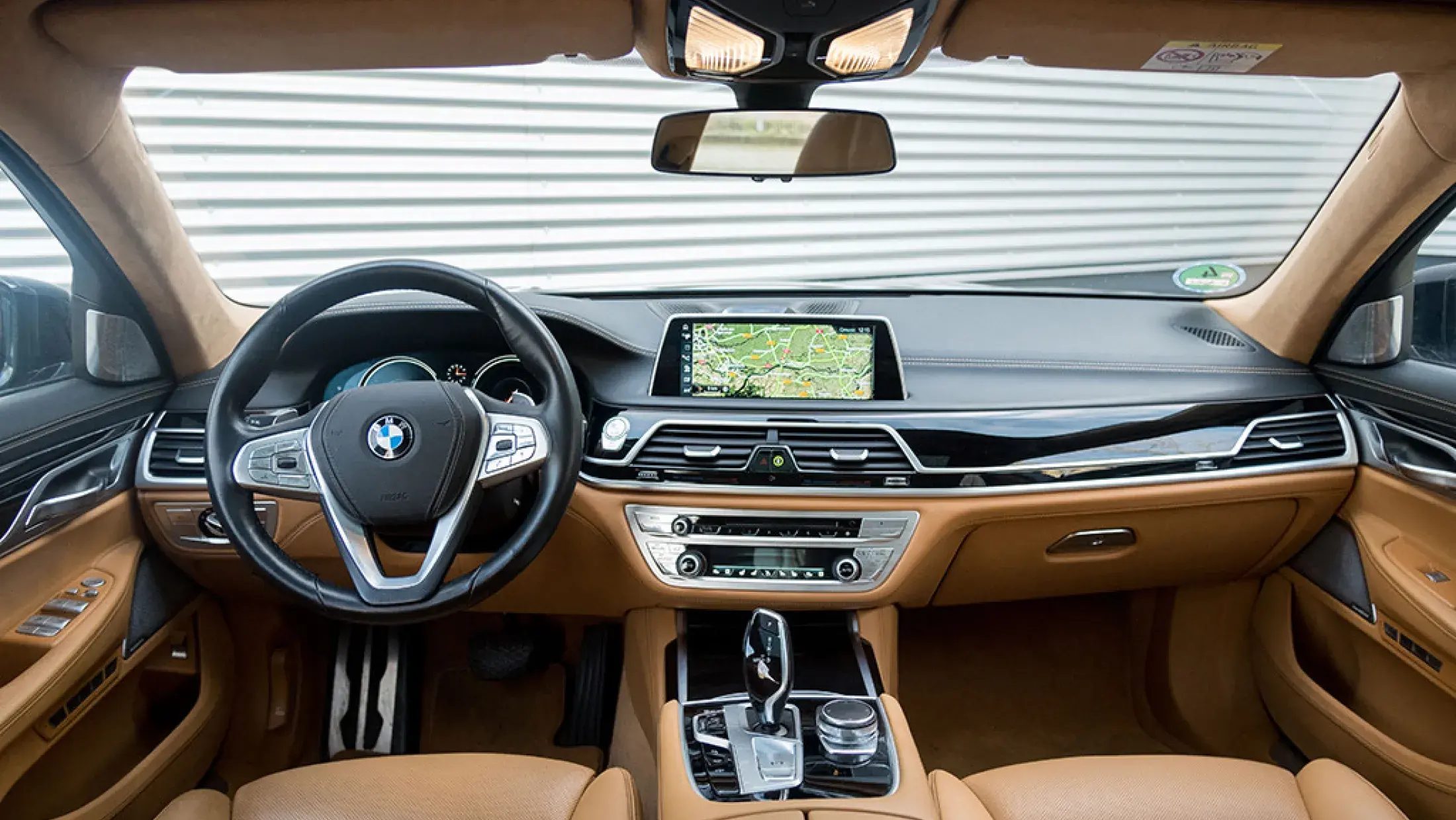 BMW 750i G11 BMW Individual Vollederausstattung Caramel Azurite Black Metallic High Executive