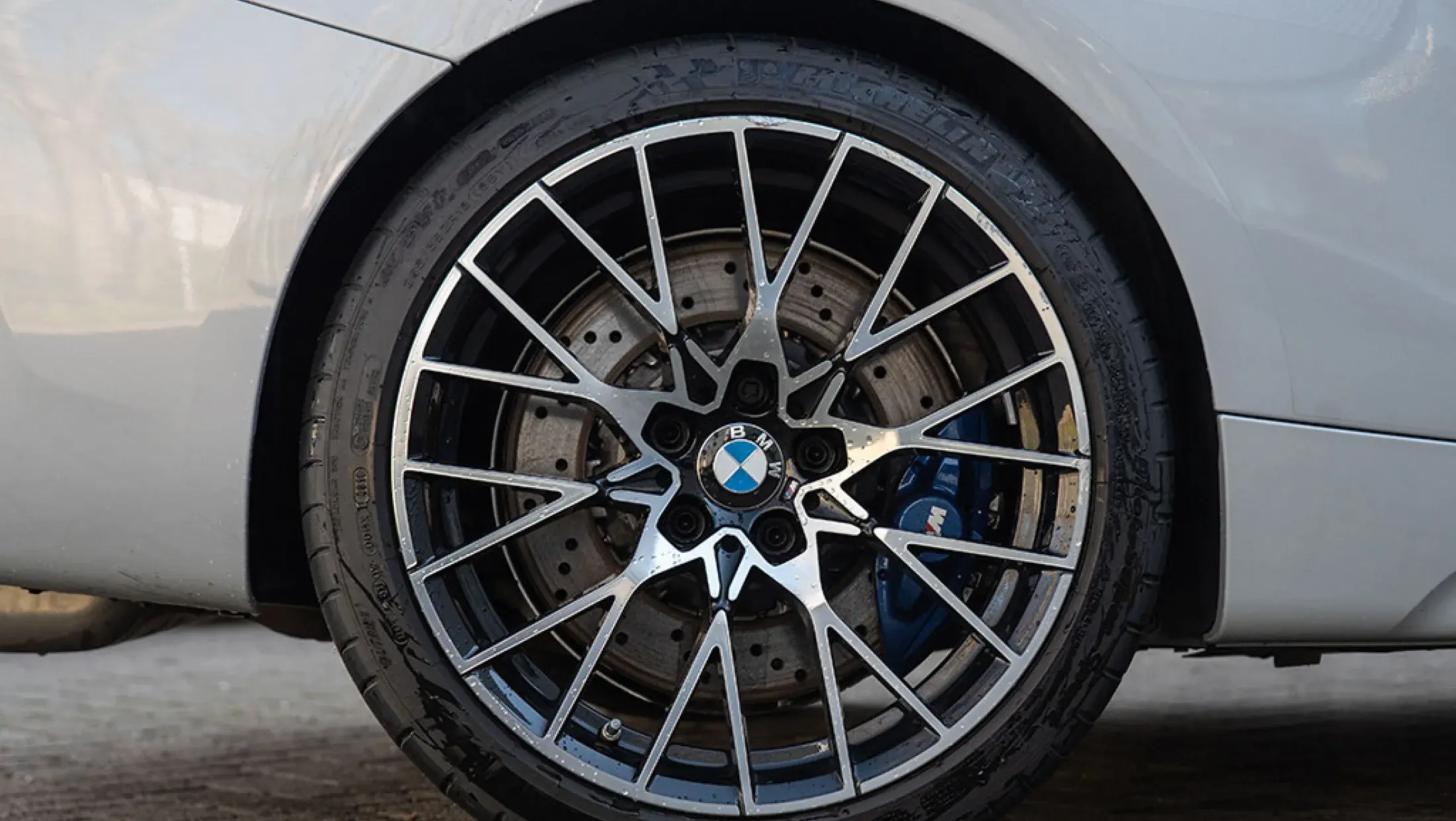 BMW M2 Competition F22 DCT Hockenheim Silber Metallic Leder Dakota geperforeerd Schwarz Blau