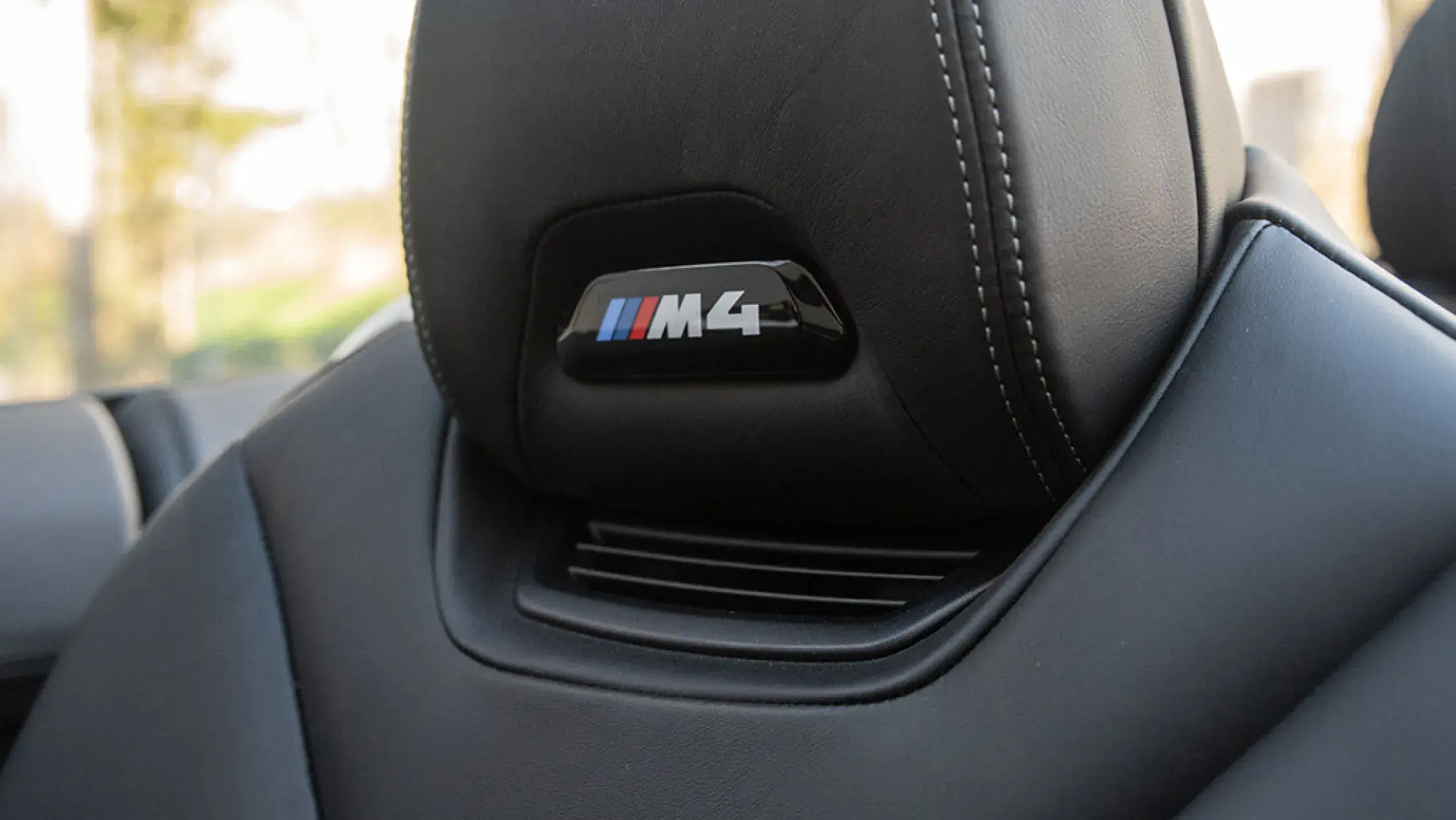 BMW M4 Competition Cabrio F83 Mineral White Metallic Volleder merino schwarz M Drivers package