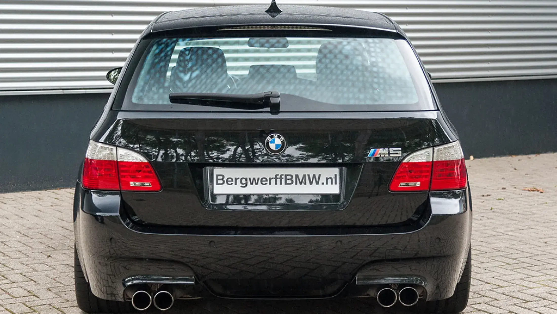 BMW M5 Touring E61 LCI Lagerschalen and new Clutch V10 Saphir Zwart Bergwerff