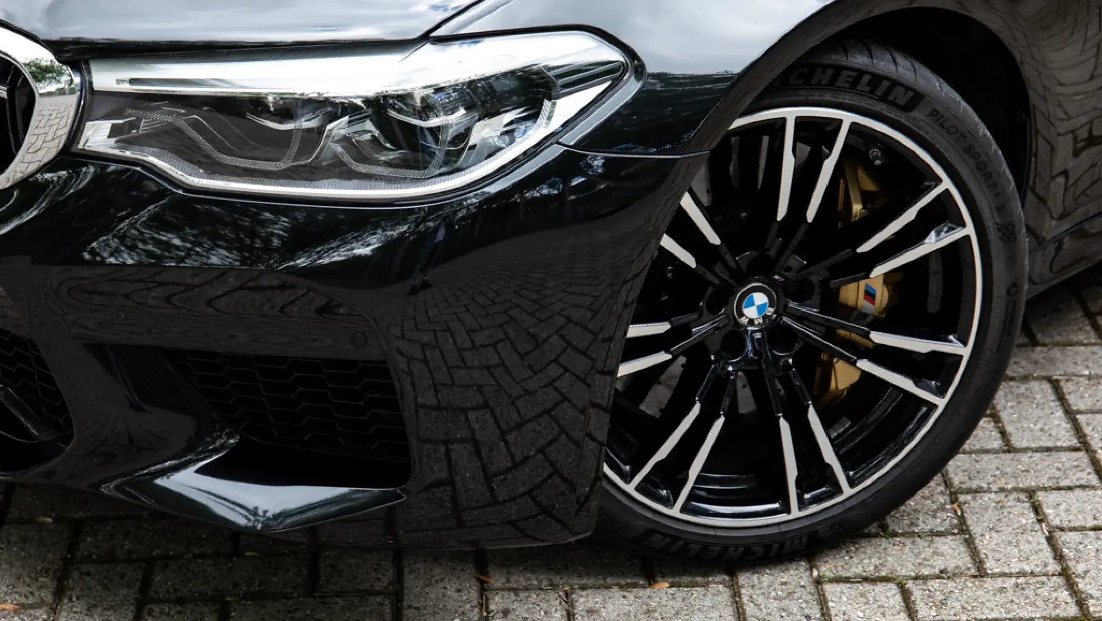 BMW M5 Volleder Merino Schwarz Carbon Brakes Saphirschwarz Metallic F90 Bergwerff