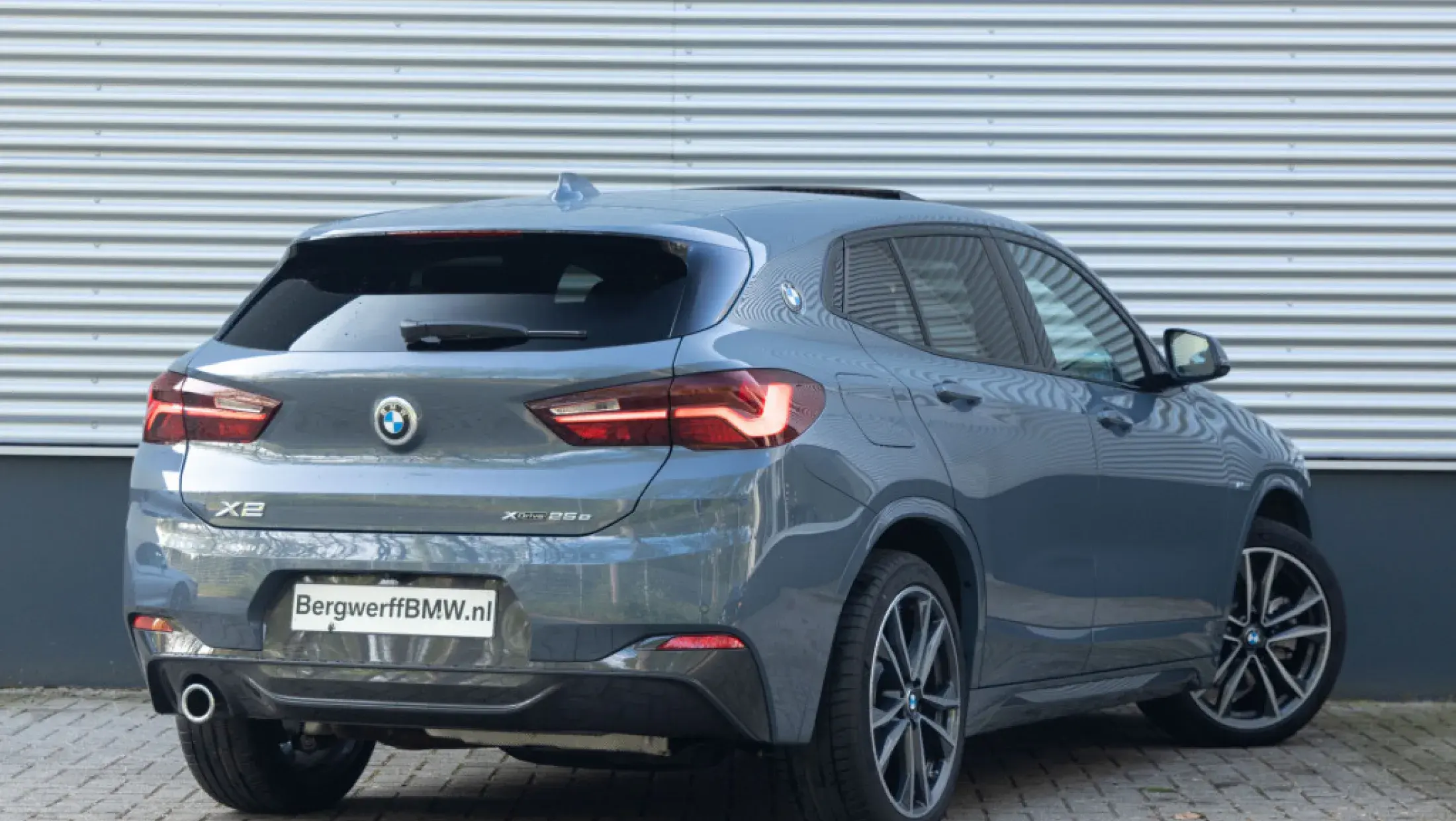 BMW X2 xDrive25e Storm Bay Metallic Leder Dakota mit Perforierung Mokka F39