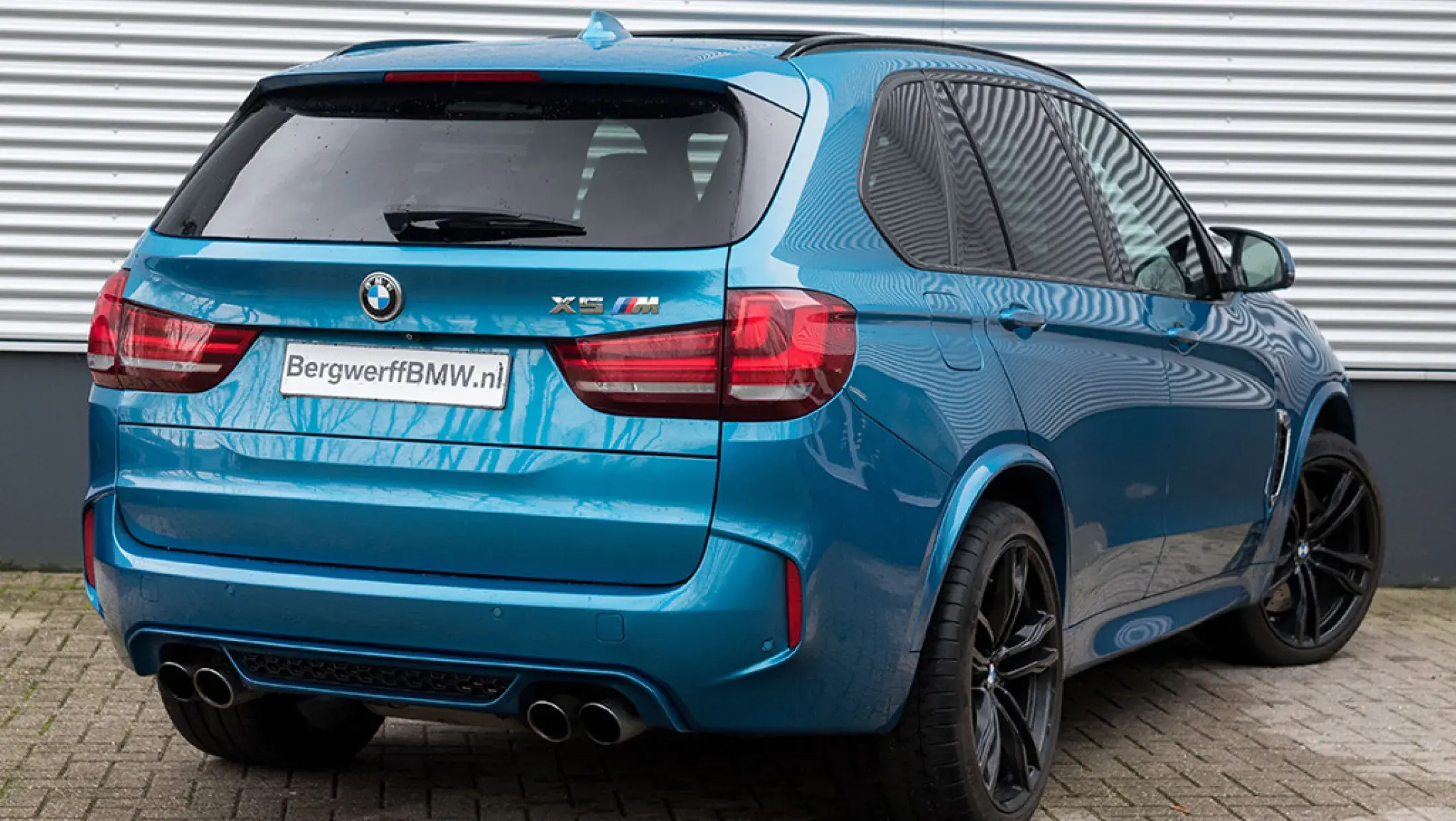 BMW X5 M Invididual Volleder Merino Long Beach Blue F85 Bergwerff