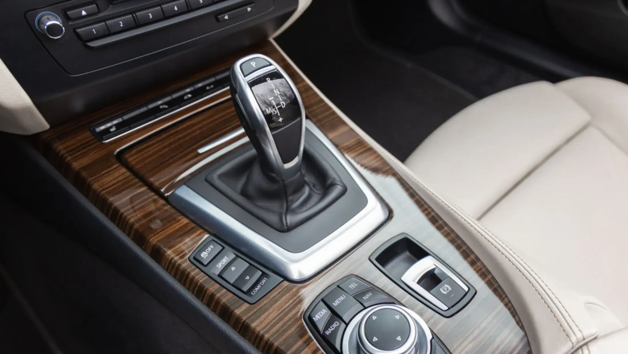 BMW Z4 Roadster Cabrio E89 Sparkling Brown Pearl Metallic Exclusivleder Nappa uitgebreid Elfenbeinweiss Schwarz