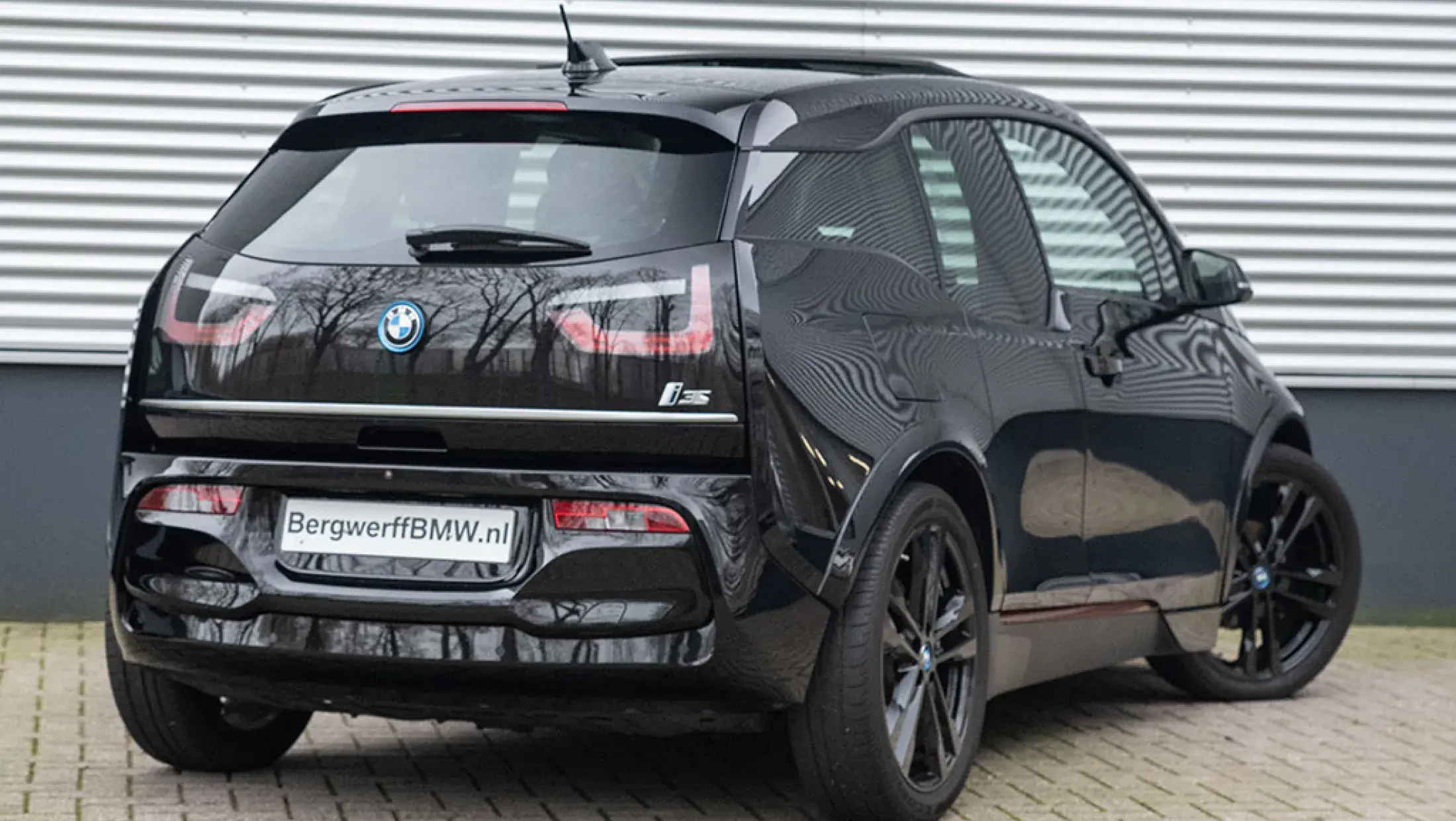 BMW i3 electric 120Ah roadstyle Fluid Black Stellaric Dalbergiabraun 2019 bergwerff