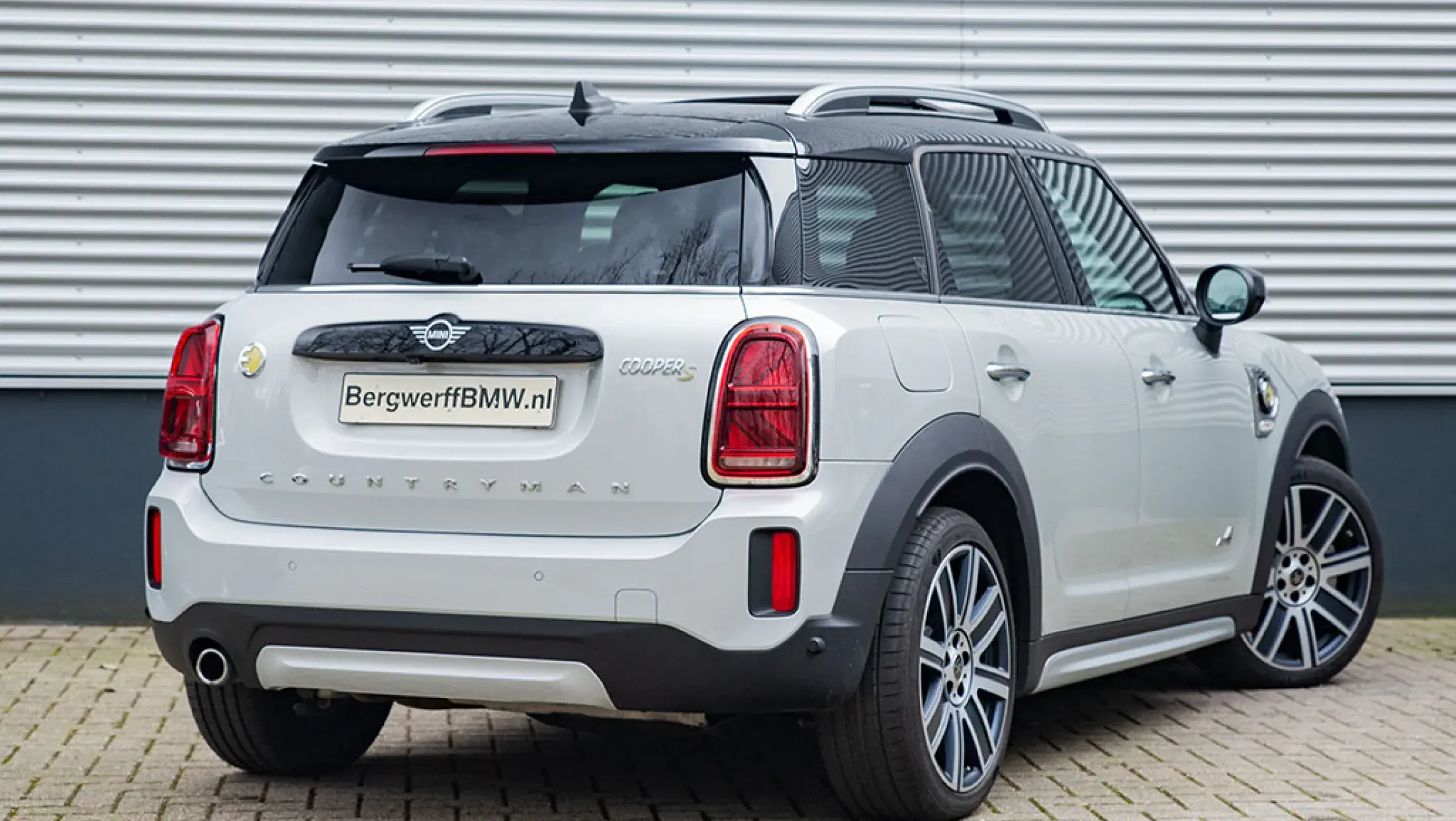 MINI Countryman SE Facelift F60 White silver MINI Yours leer lounge carbon Black ALL4 bergwerff