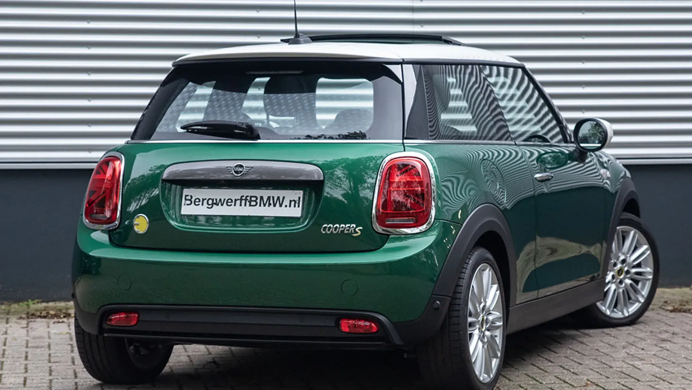 MINI Electric Britisch Racing Green Mini Yours leder F56 Hatchback Bergwerff