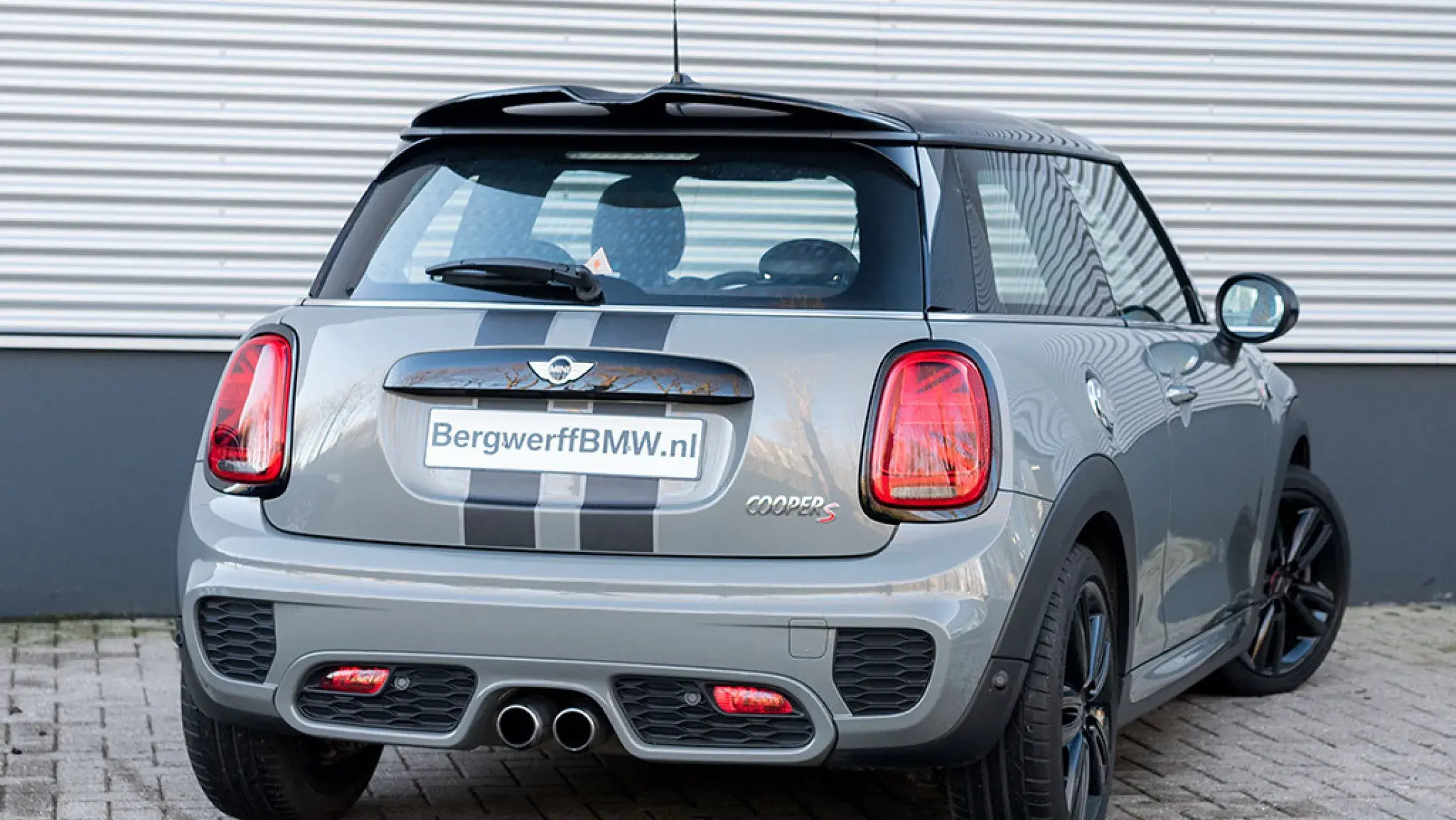 Mini Cooper S 2.0 Chili Moonwalk Grey Leder Cross Punch Carbon Black F56 Bergwerff