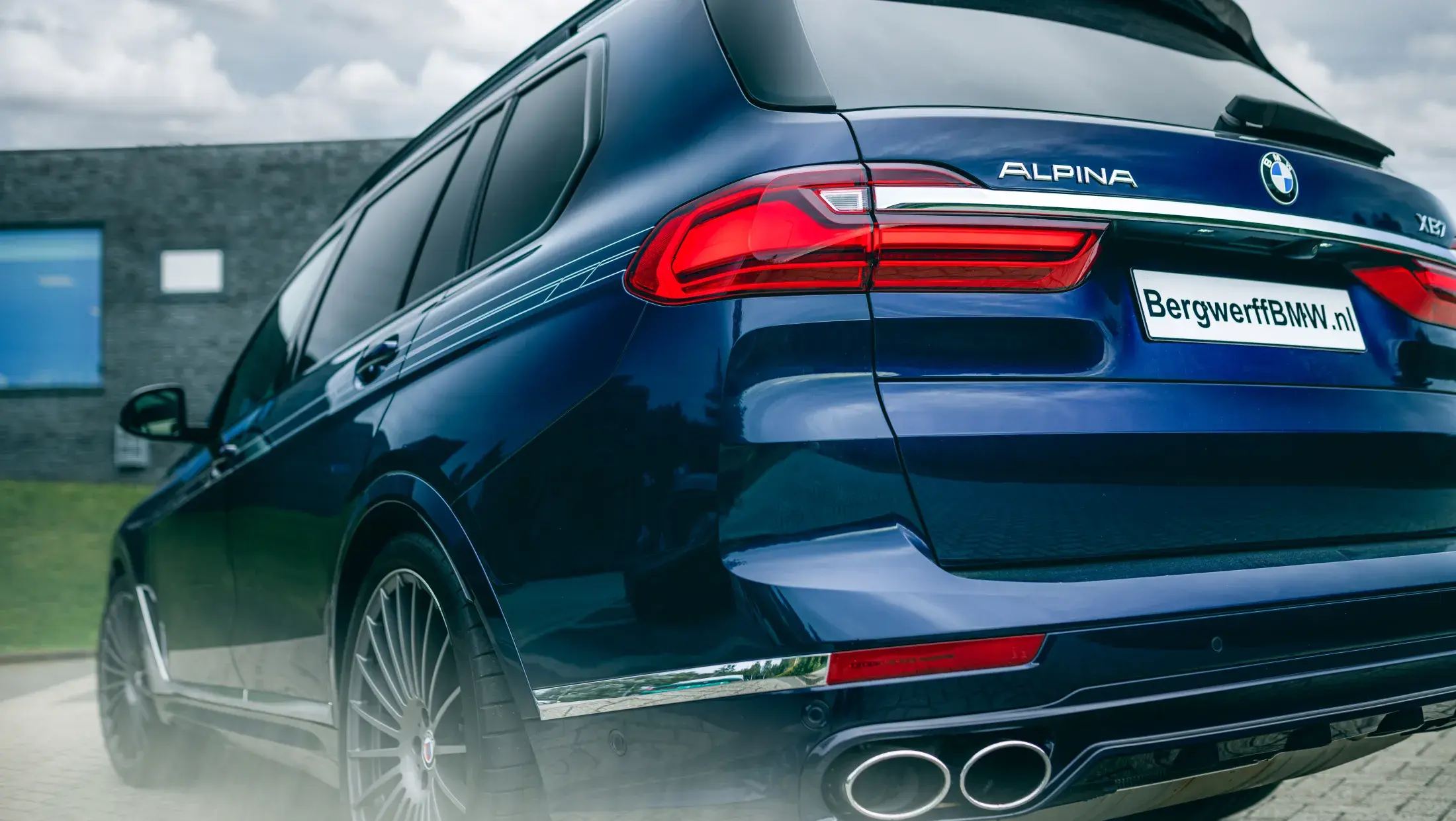 ALPINA XB7 Individual Tansanitblau II Metallic Lavalina Leder SUV G07 Bergwerff