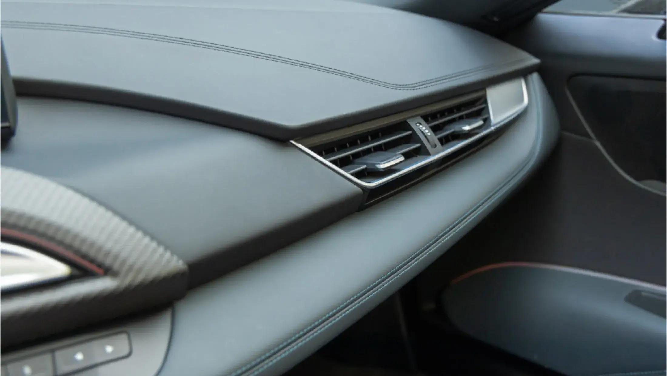 BMW i8 Roadster i15 Cabrio Volleder 'Spheric' geperforeerd in Amido Sophistograu Electric 
