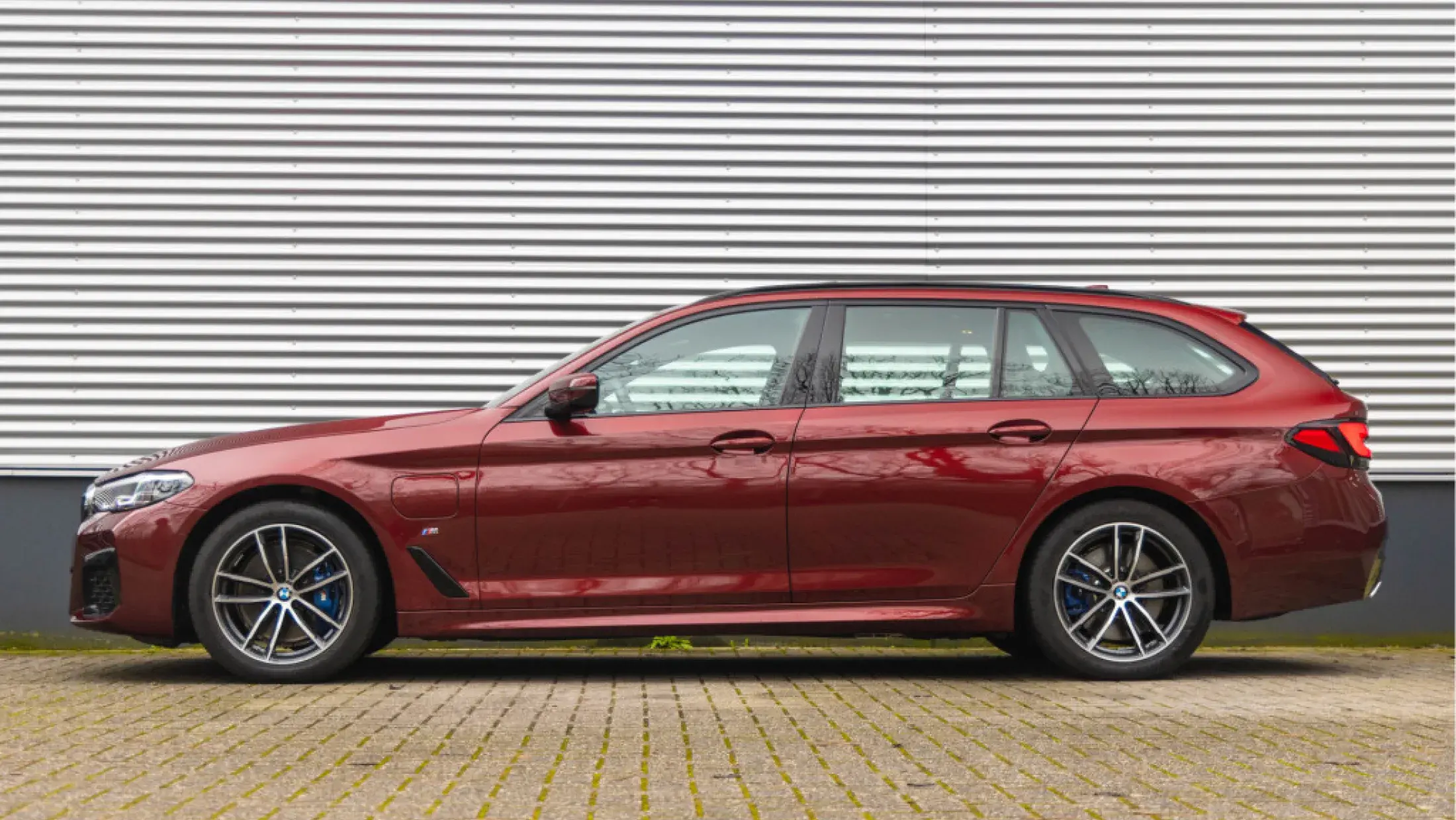 BMW 530e Touring Aventurinrot II Metallic G31 LCI Exklusivleder Nappa Schwarz plugin hybride