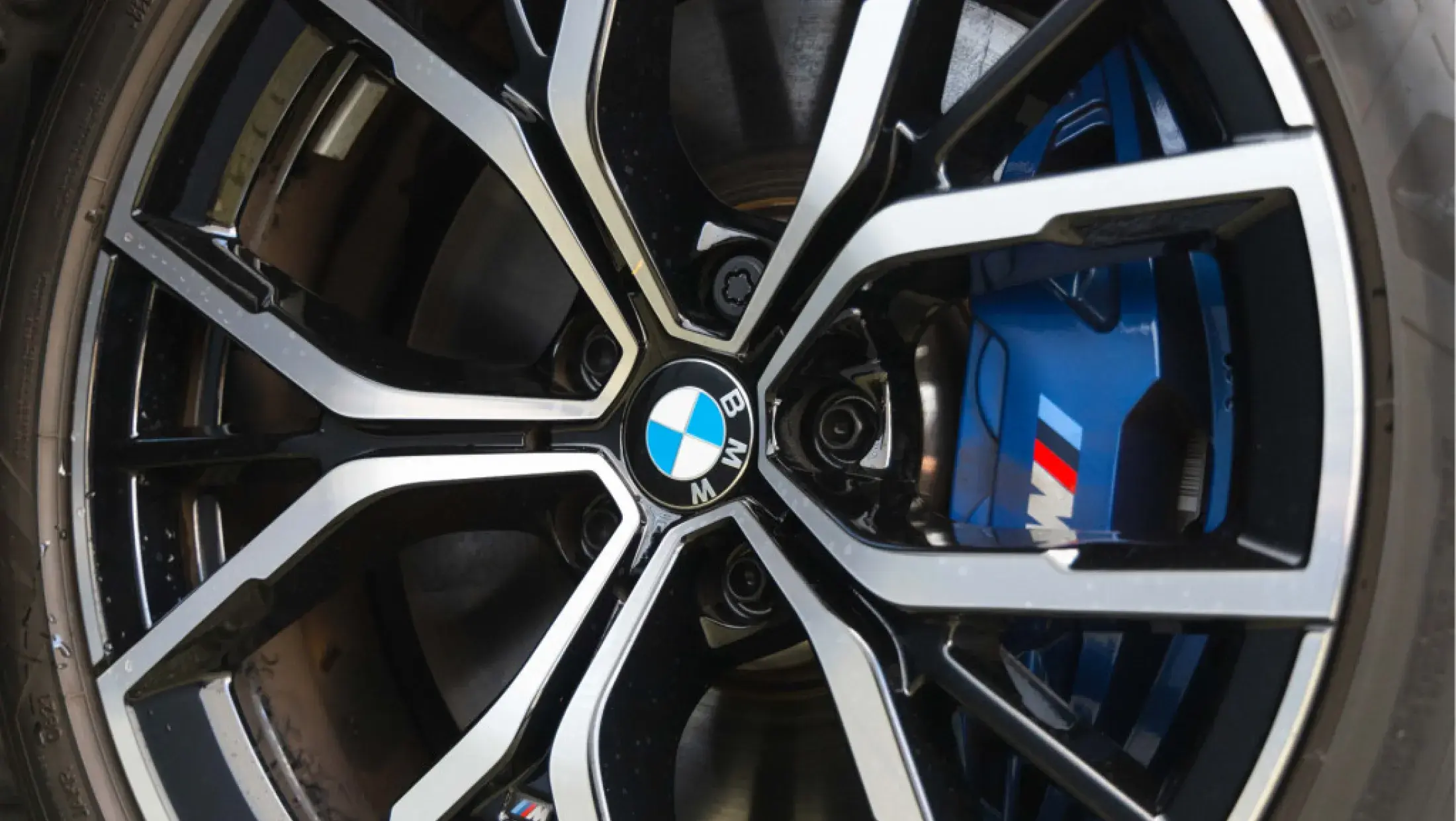 BMW 545e G30 LCI Sedan Black Saphire Metallic Exklusivleder Nappa Schwarz 2021