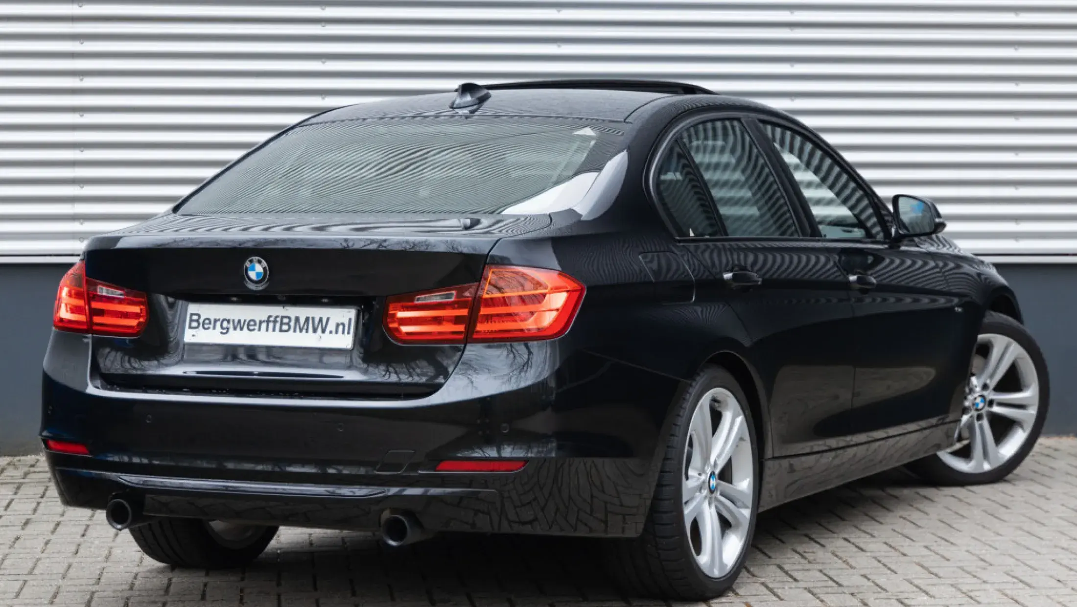 BMW 3-serie 335i High Executive - Dak - Head-Up - Harman Kardon - Memoryzetels 1