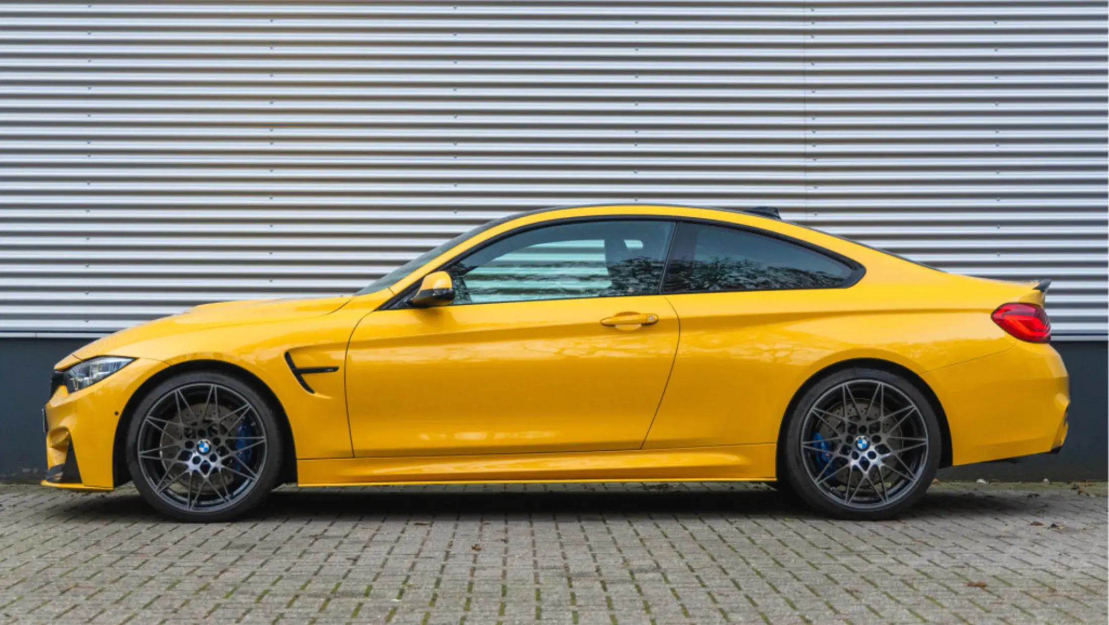 BMW 4-serie Coupé M4 Competition - Individual Speed Yellow 6