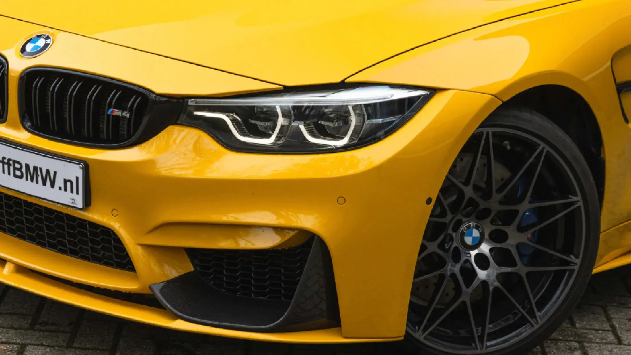 BMW 4-serie Coupé M4 Competition - Individual Speed Yellow 7