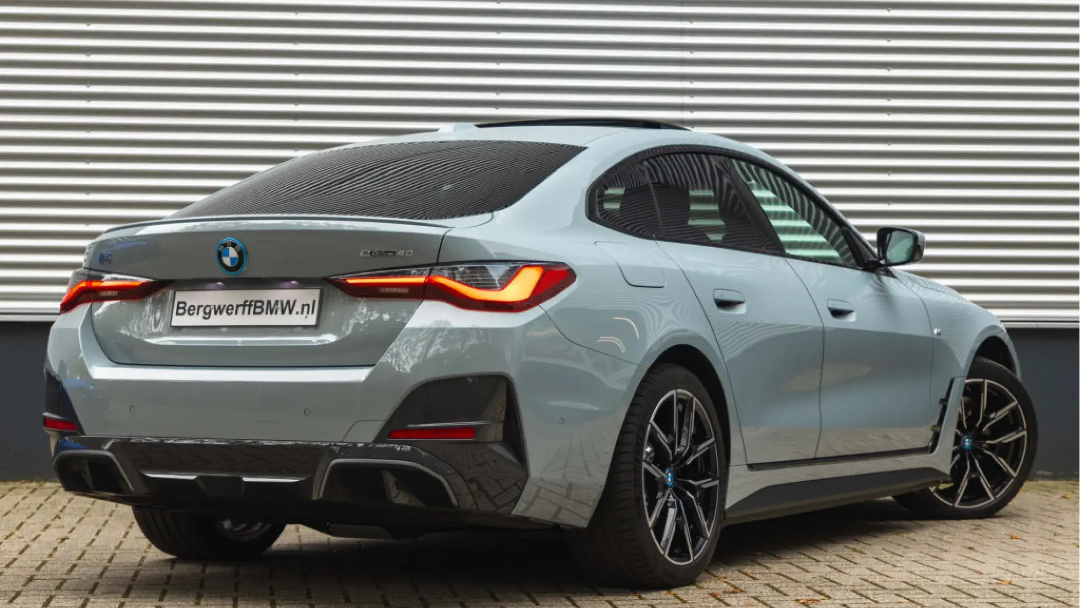 BMW i4 eDrive40 - Brooklyn Grey Metallic 2