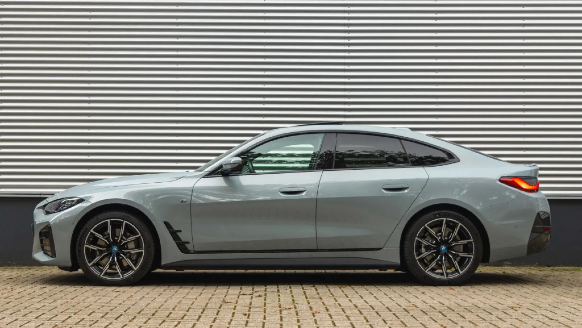 BMW i4 eDrive40 - Brooklyn Grey Metallic 7