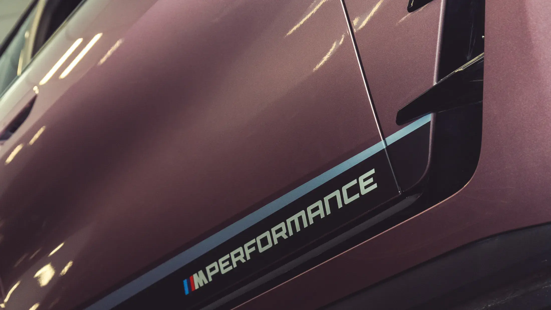 BMW i4 M50 Velvet Orchid M Performance