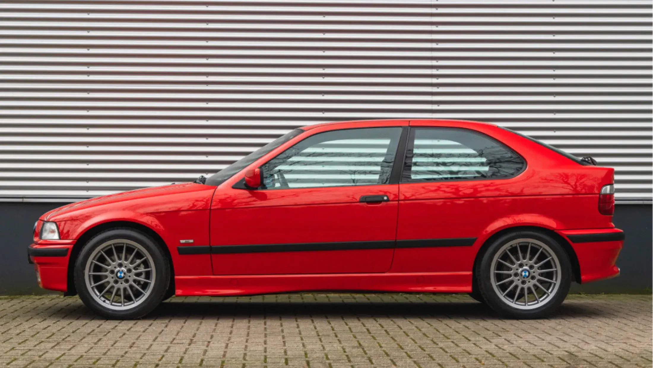 BMW 323ti Compact E36 Hellrot Anthrazit schwarz stof handgeschakeld Manual Bergwerff Classic