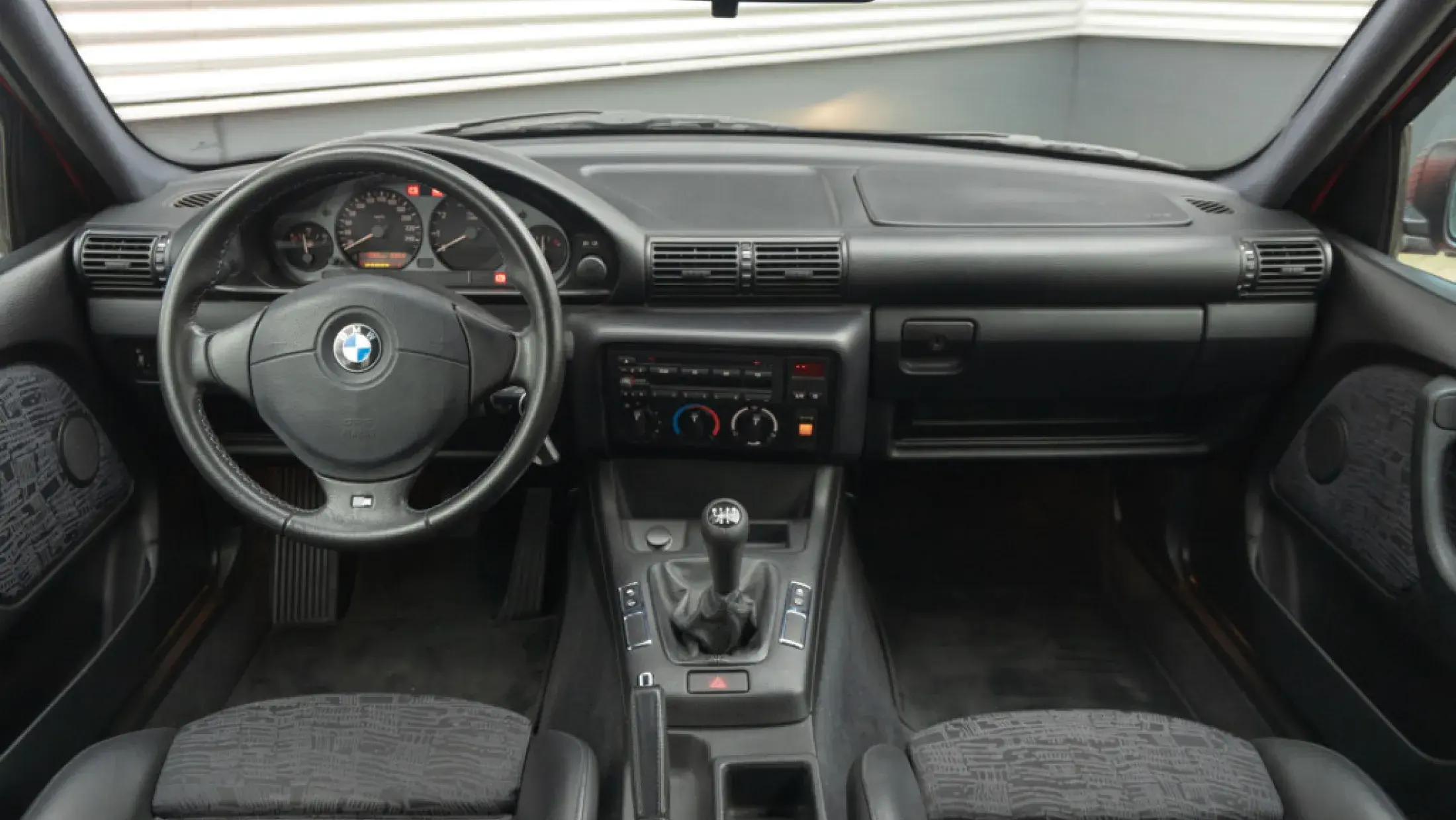 BMW 323ti Compact E36 Hellrot Anthrazit schwarz stof handgeschakeld Manual Bergwerff Classic