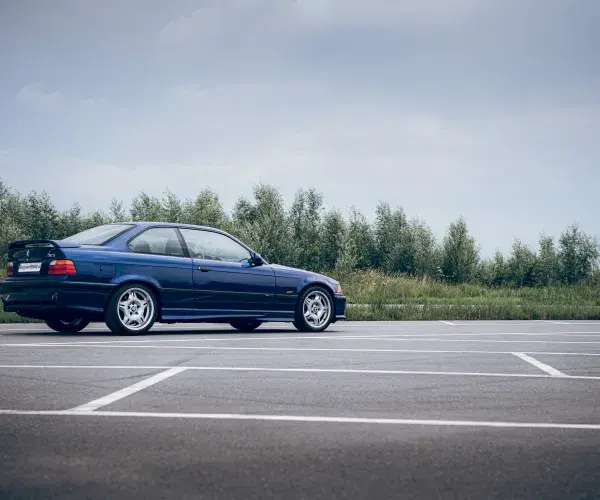 BMW E30 M3 Avus Blue 