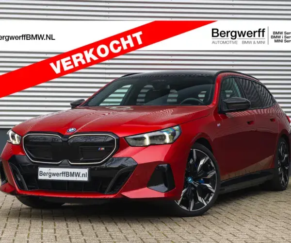 BMW i5 Touring M60 G61 Fire Rot metallic