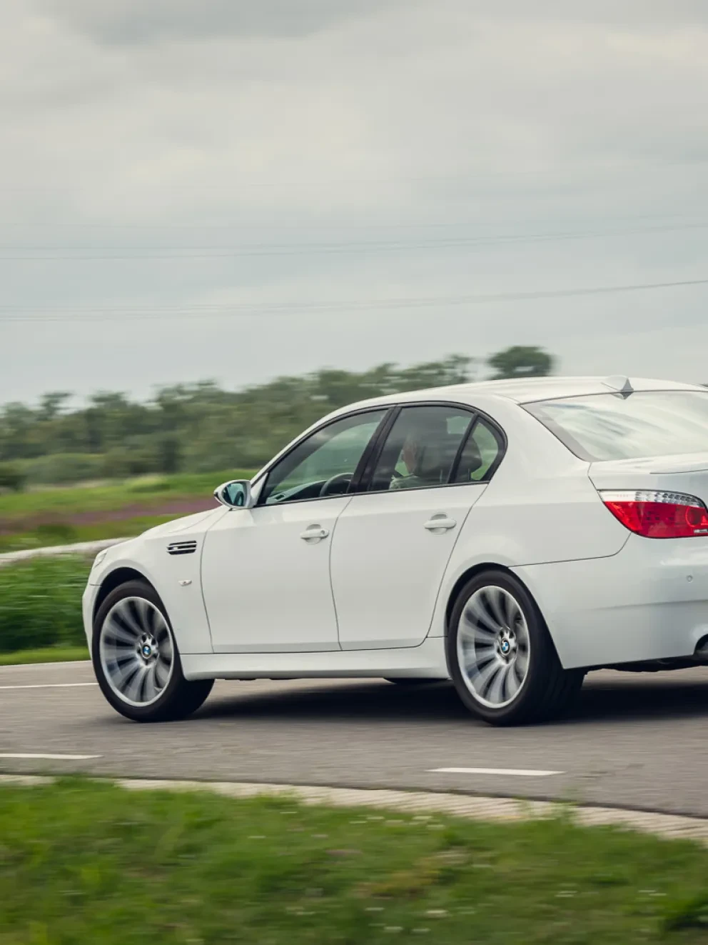 BMW M5 H6 Alpinweiss III Volleder Merino Portland Naturbraun E60
