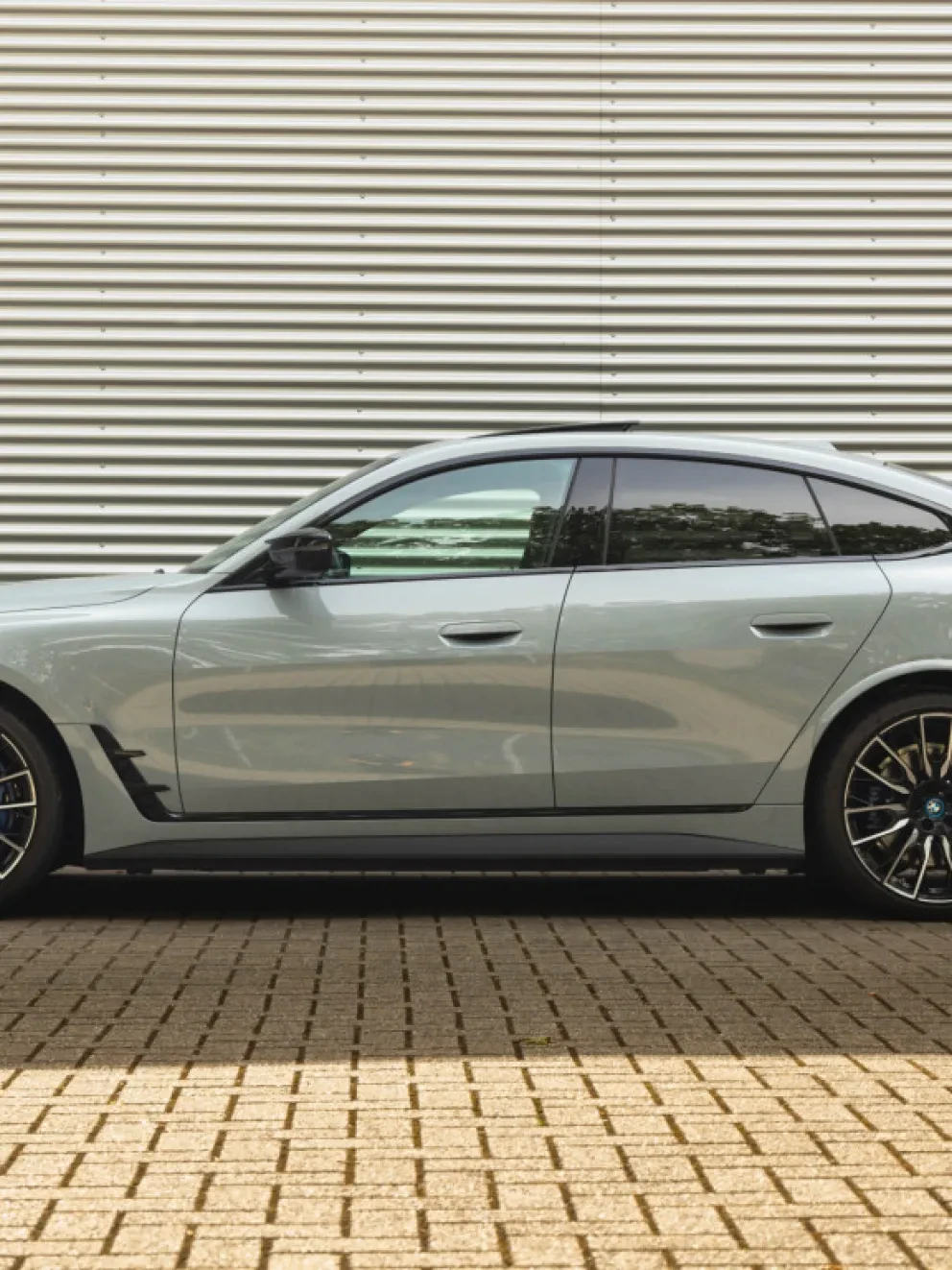 BMW i4 M50 Brooklyn Grau 1