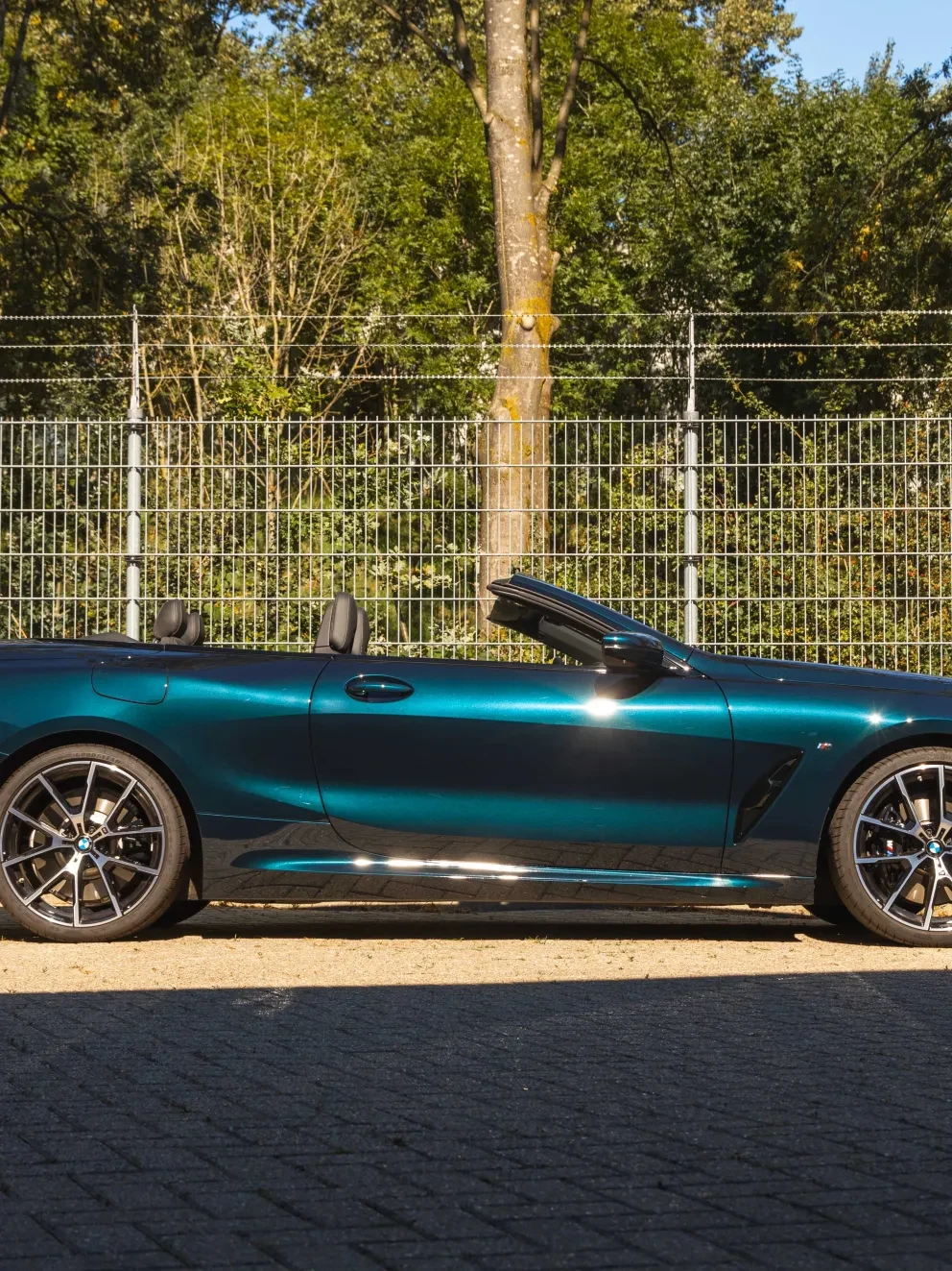 BMW 840i Cabrio Individual Malachite green metallic G14 Individual volleder