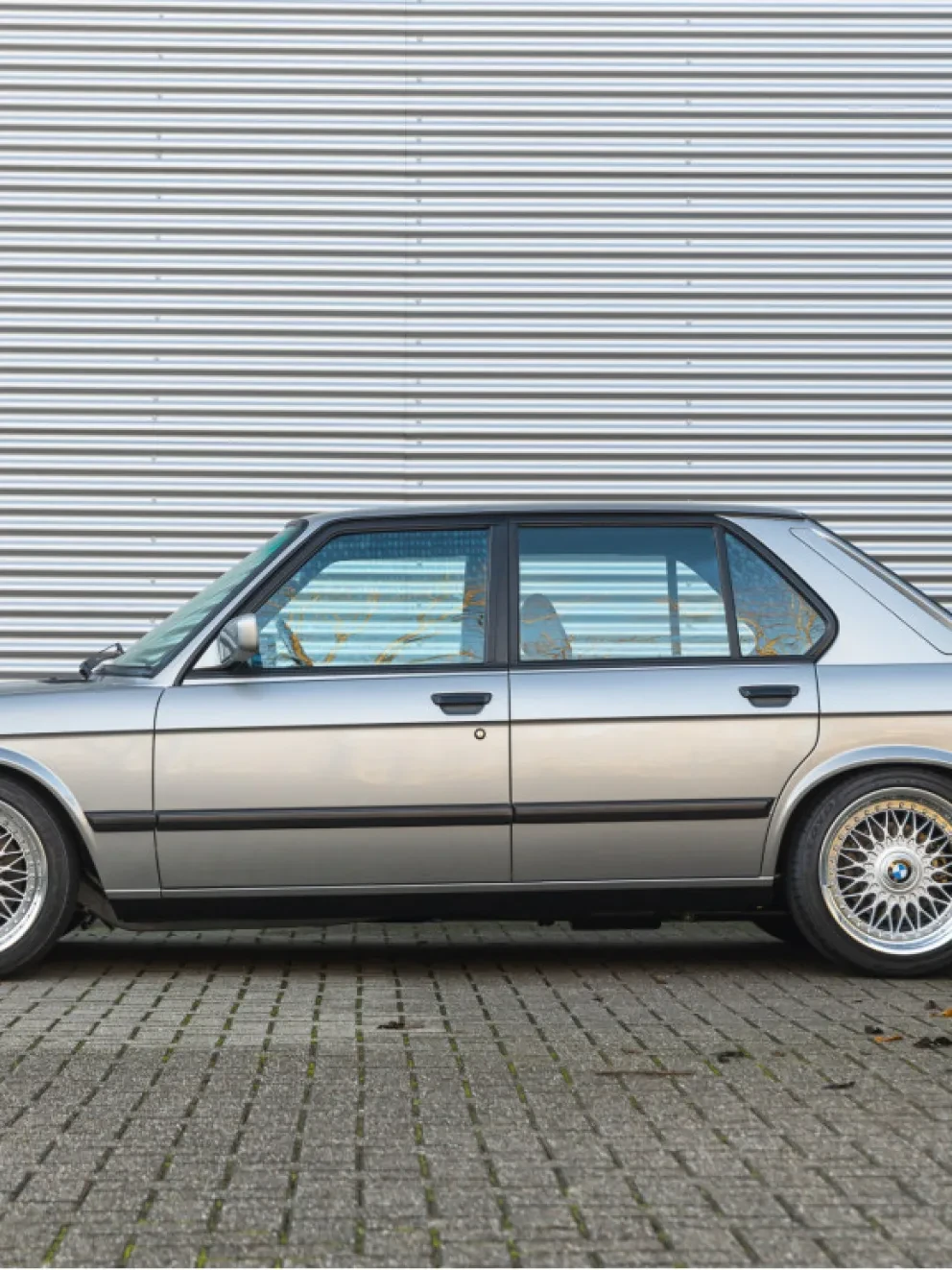 BMW M5 E28 Voll Restauratie Lachssilber Anthrazit buffalo leder interieur