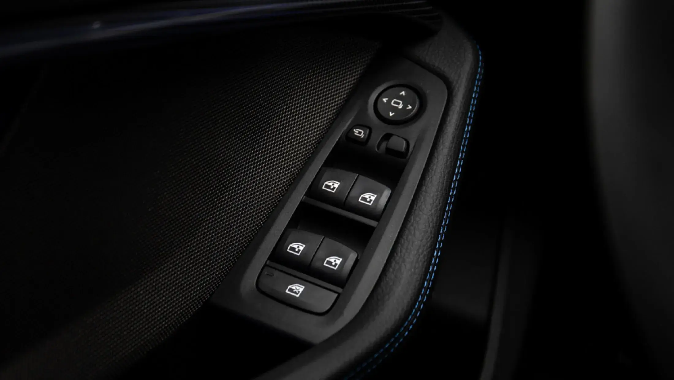 BMW 118i Minsano Blau Hatchback F40 M Sport Harman Kardon 2020 Bergwerff