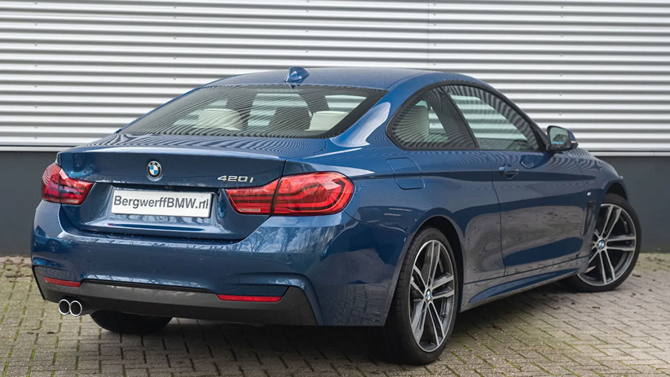 BMW 420i Coupe Individual Avus Blue Metallic BMW Indiv. erweiterte Lederausstattung Kaschmirbei