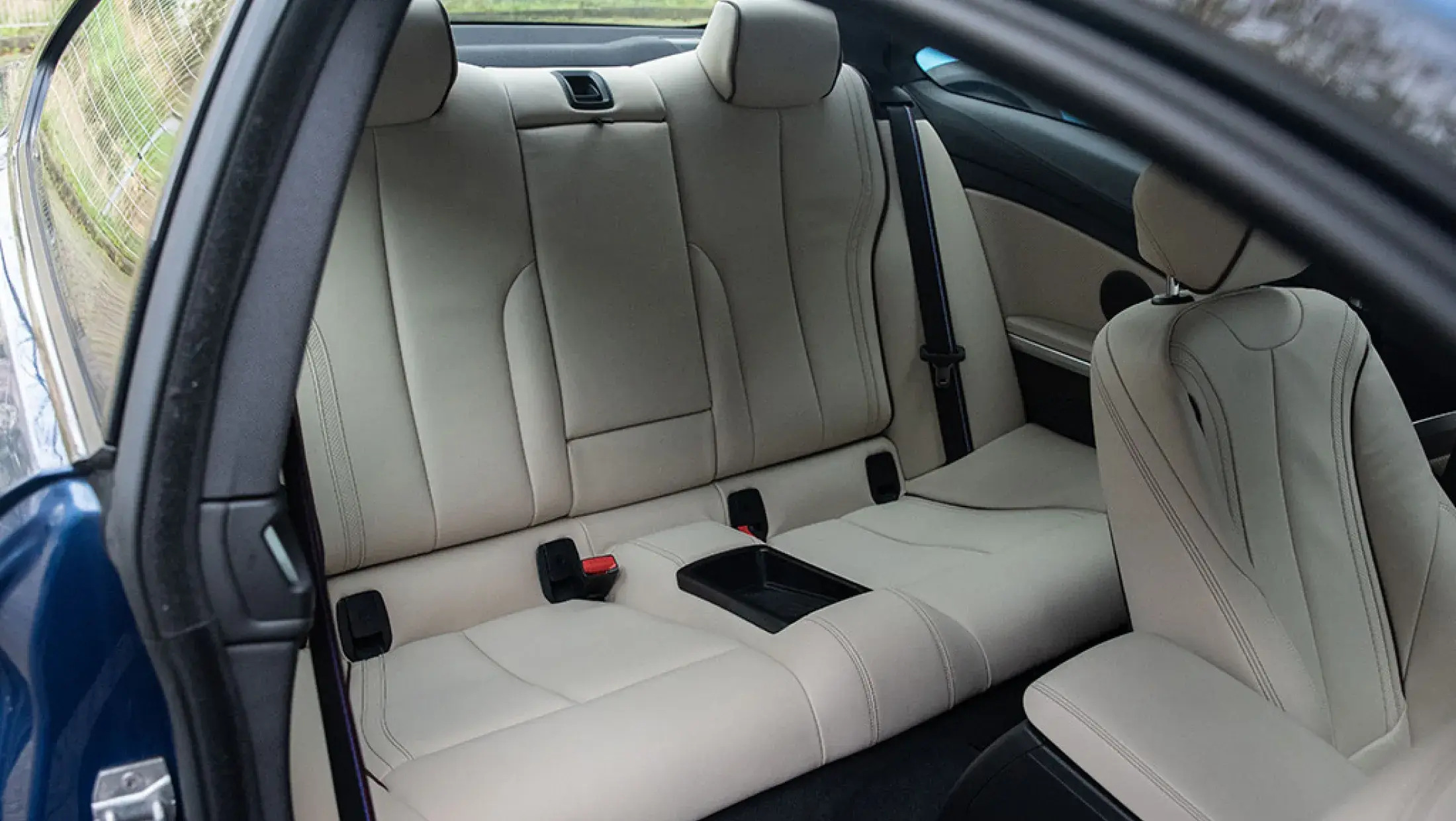 BMW 420i Coupe Individual Avus Blue Metallic BMW Indiv. erweiterte Lederausstattung Kaschmirbei