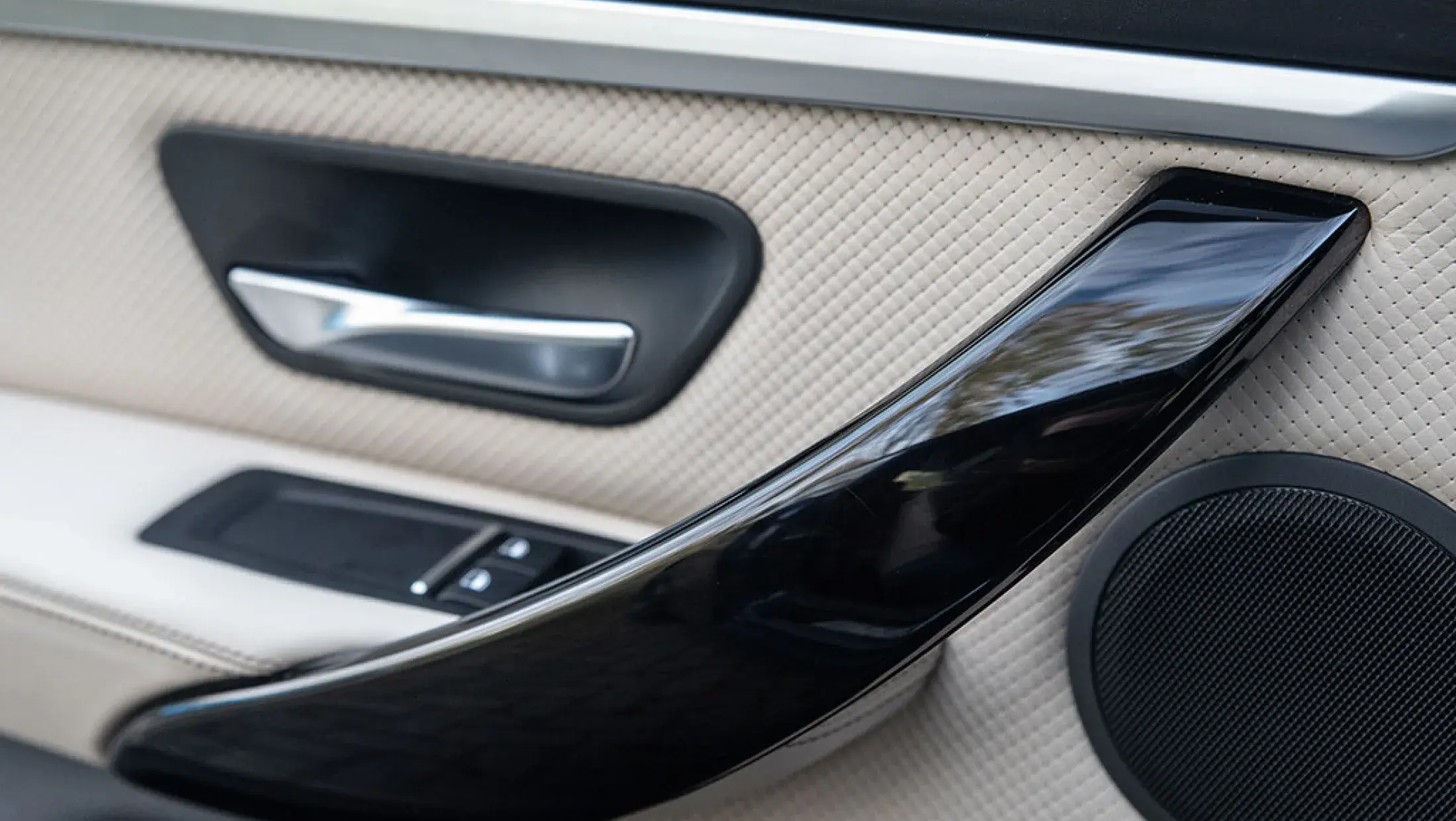 BMW 420i Coupe Individual Avus Blue Metallic BMW Indiv. erweiterte Lederausstattung Kaschmirbei