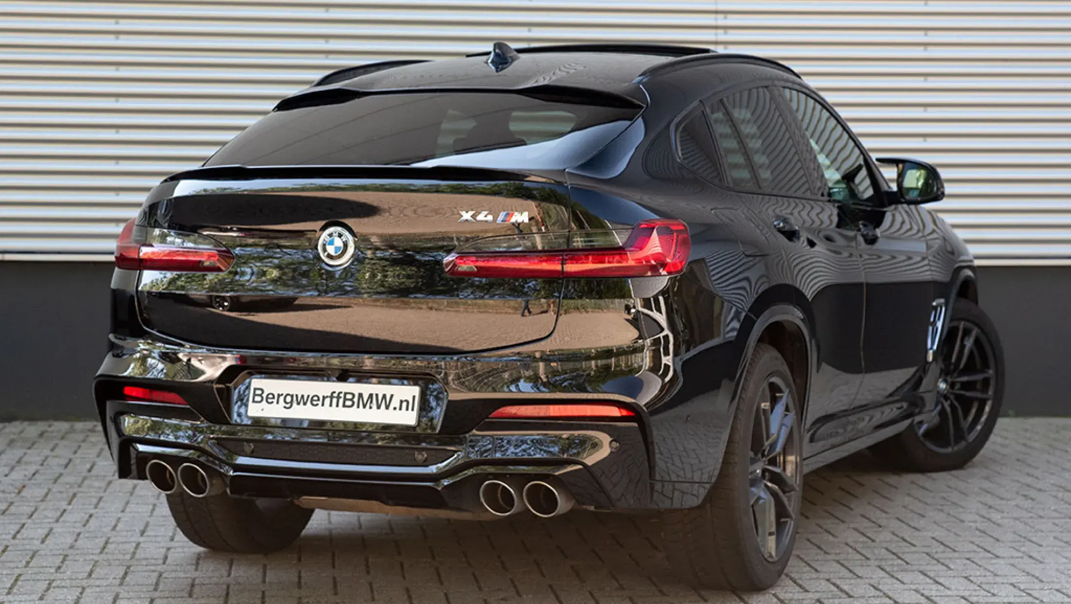 BMW X4 M Saphirschwarz Metallic BMW Individual Tartufo F98 Bergwerff