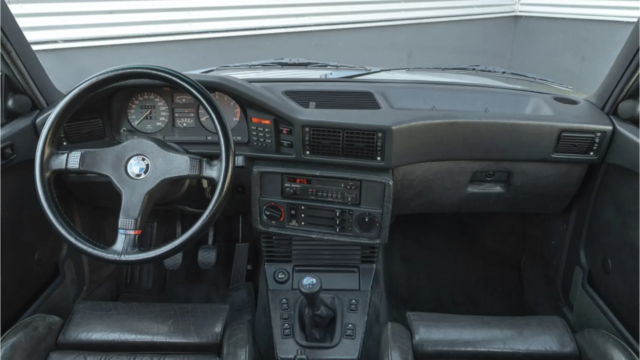 BMW M5 E28 Voll Restauratie Lachssilber Anthrazit buffalo leder interieur