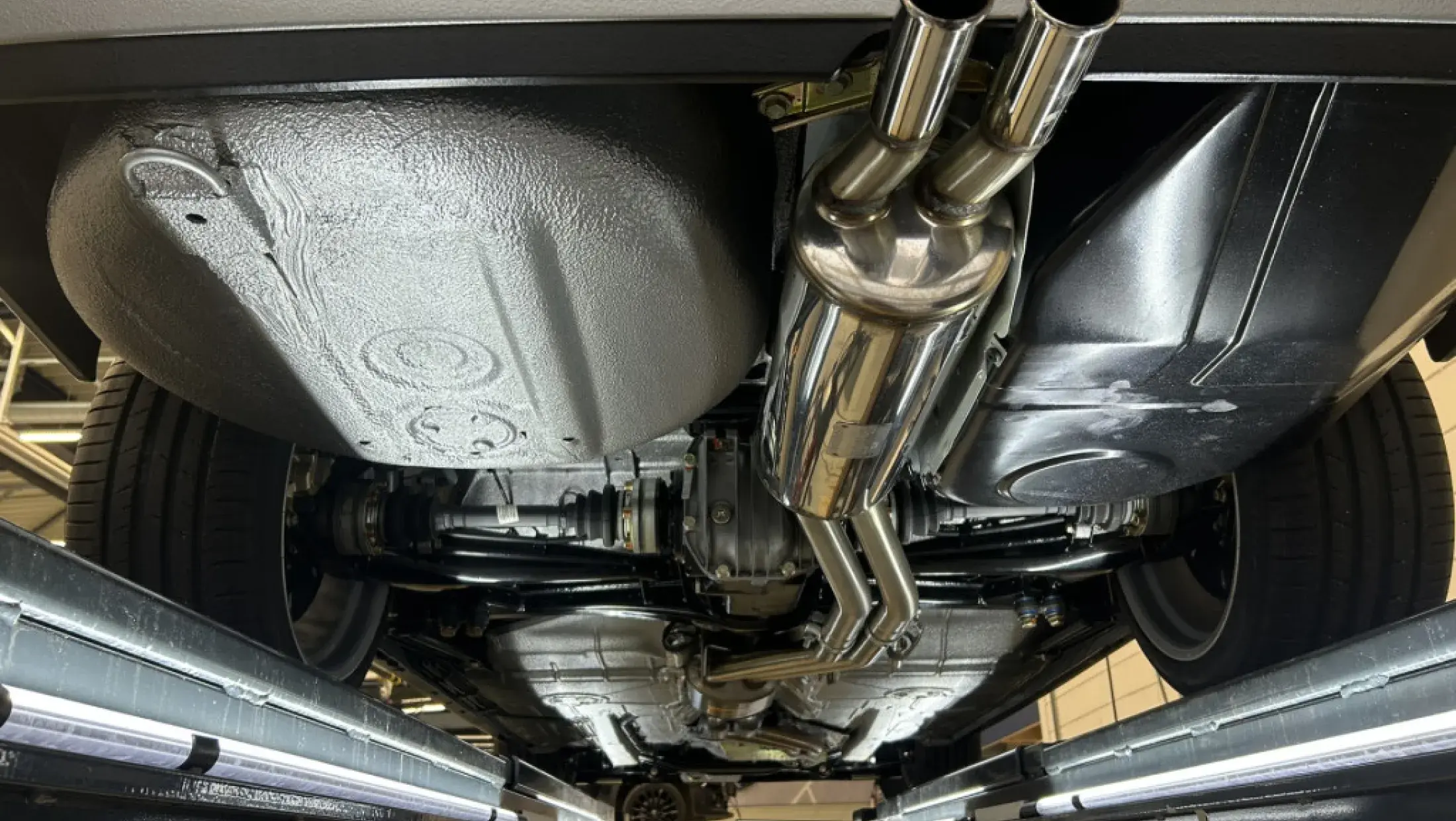BMW M5 E28 Voll Restauratie Lachssilber Anthrazit buffalo leder interieur