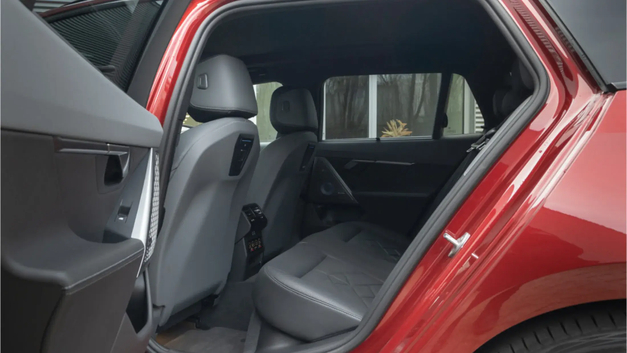 BMW i5 Touring M60 G61 Fire Rot metallic