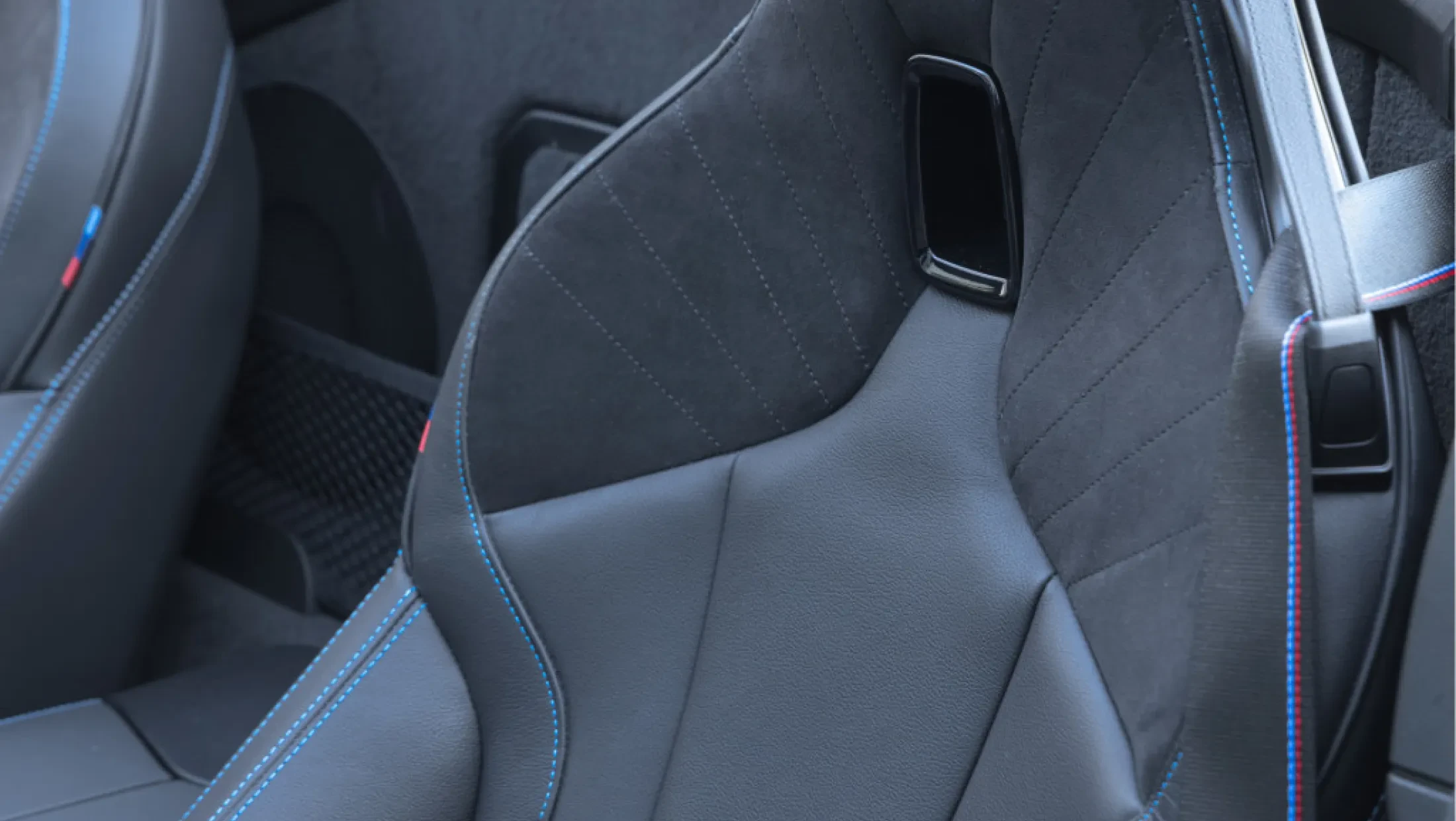 BMW Z4 Roadster M40i Manual Portimao Blau